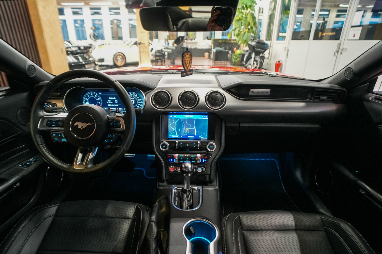 FORD Mustang Fastback 5.0 V8 GT Automat-image-9