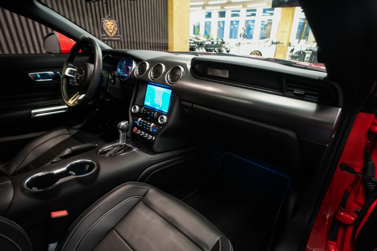 FORD Mustang Fastback 5.0 V8 GT Automat-image-12