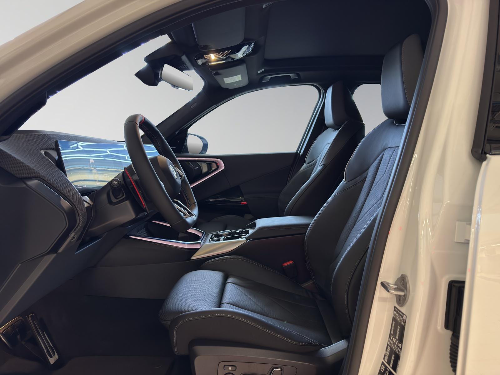 BMW X3 M50i-image-11