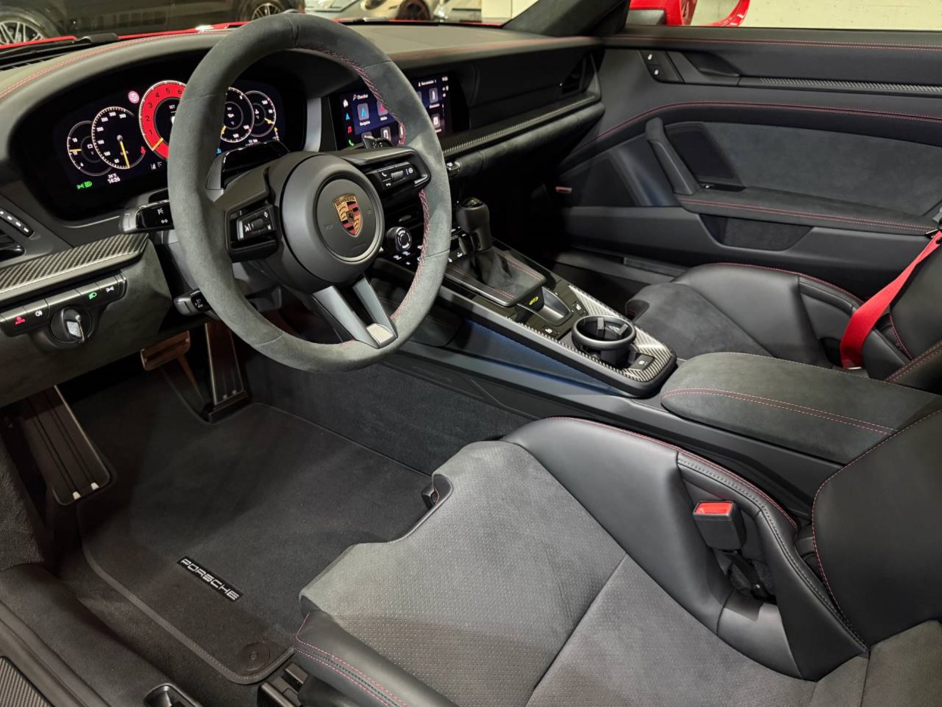 PORSCHE 911 GT3-showroom-element-3