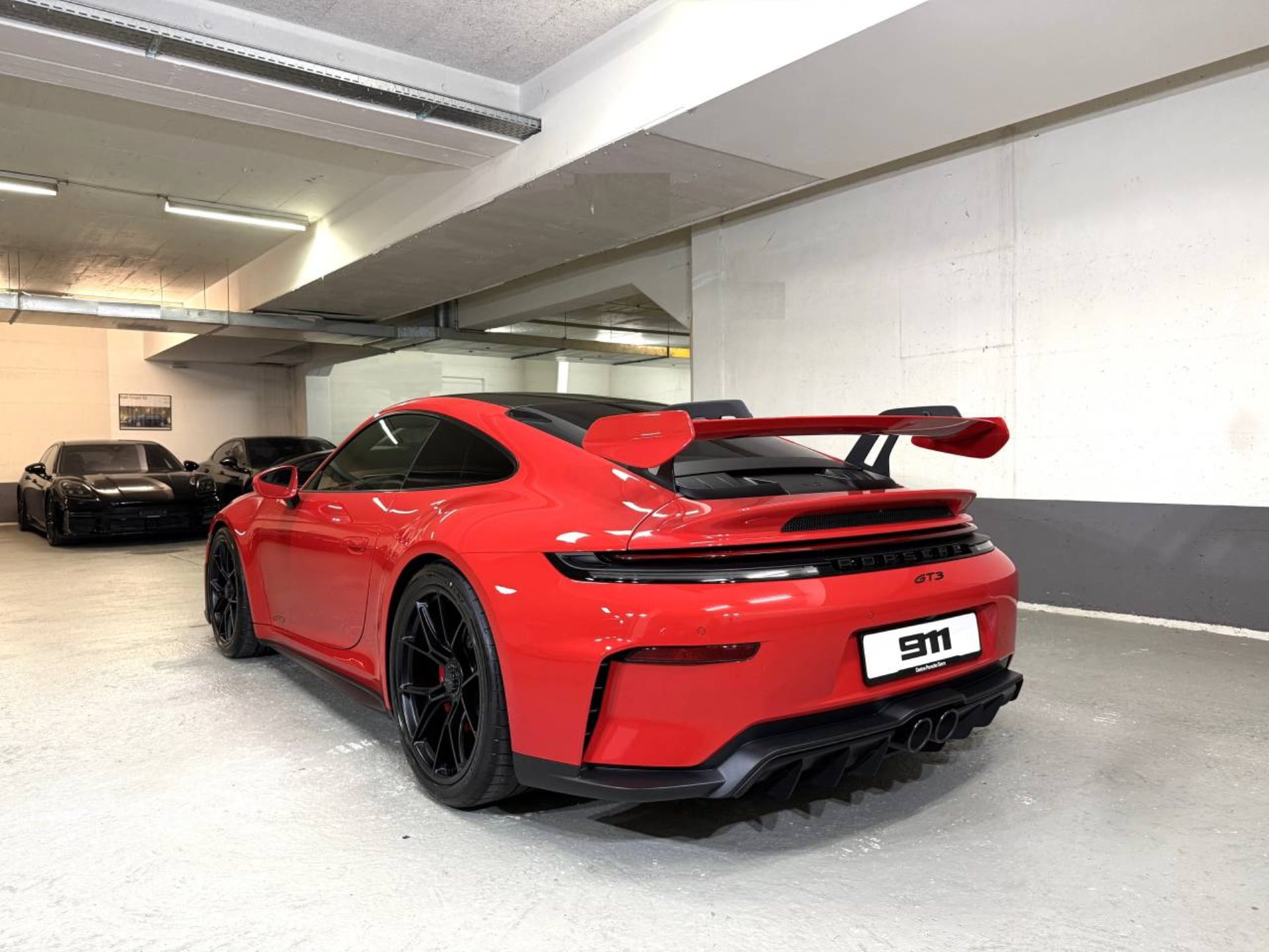 PORSCHE 911 GT3-showroom-element-2
