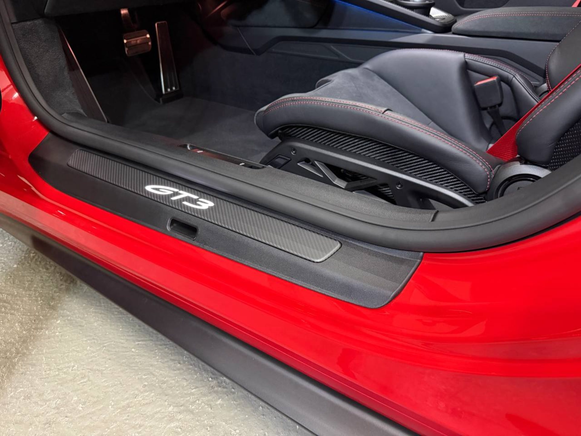 PORSCHE 911 GT3-image-22