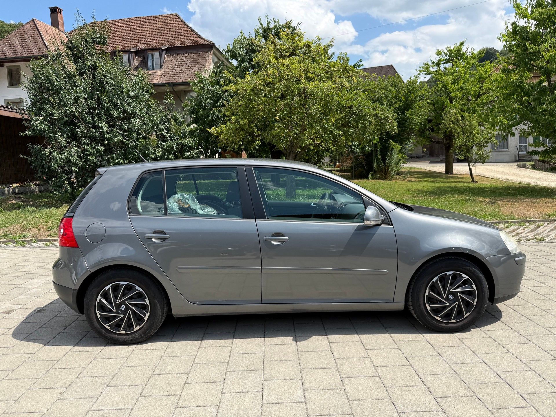 VW GOLF-image-7