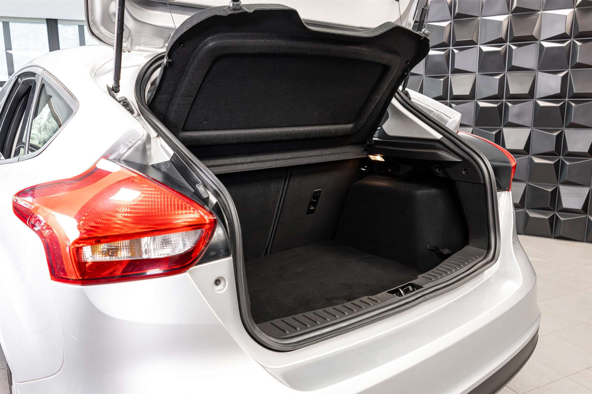 FORD Focus 1.5 TDCi Trend PowerShift-image-19