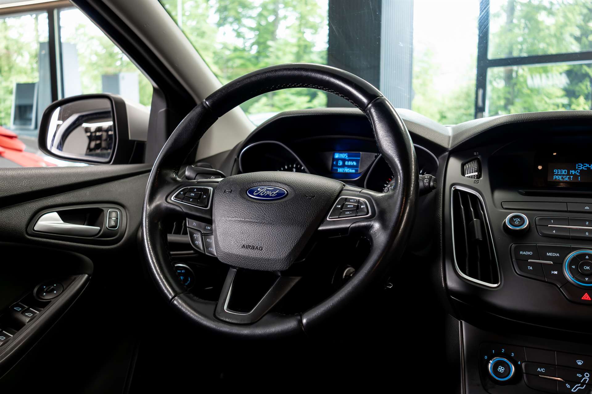 FORD Focus 1.5 TDCi Trend PowerShift-image-7