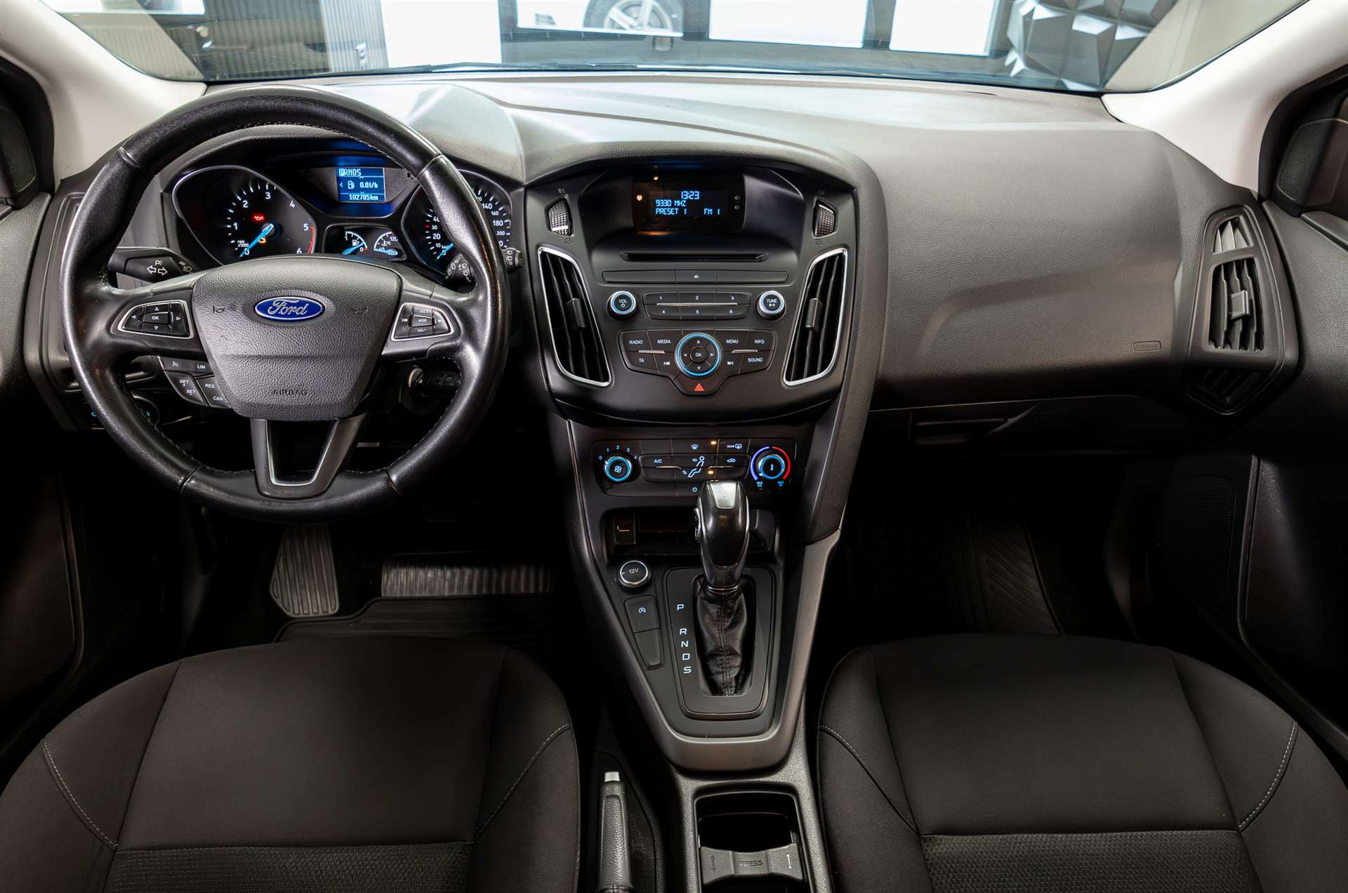 FORD Focus 1.5 TDCi Trend PowerShift-image-5