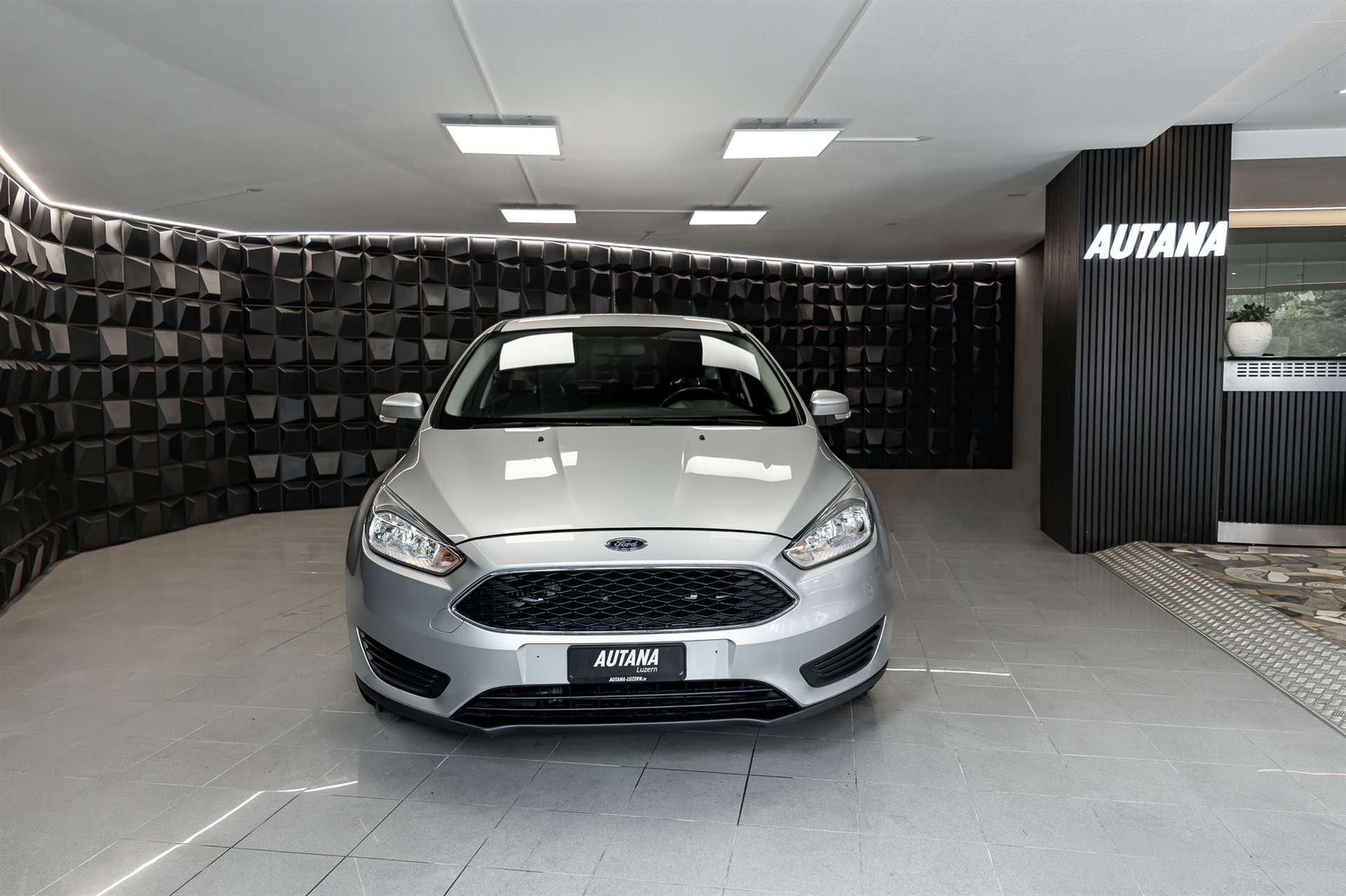 FORD Focus 1.5 TDCi Trend PowerShift-image-3