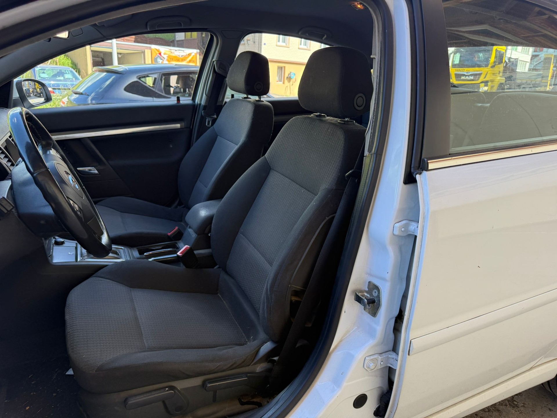 OPEL Vectra 2.2 Elegance-image-9