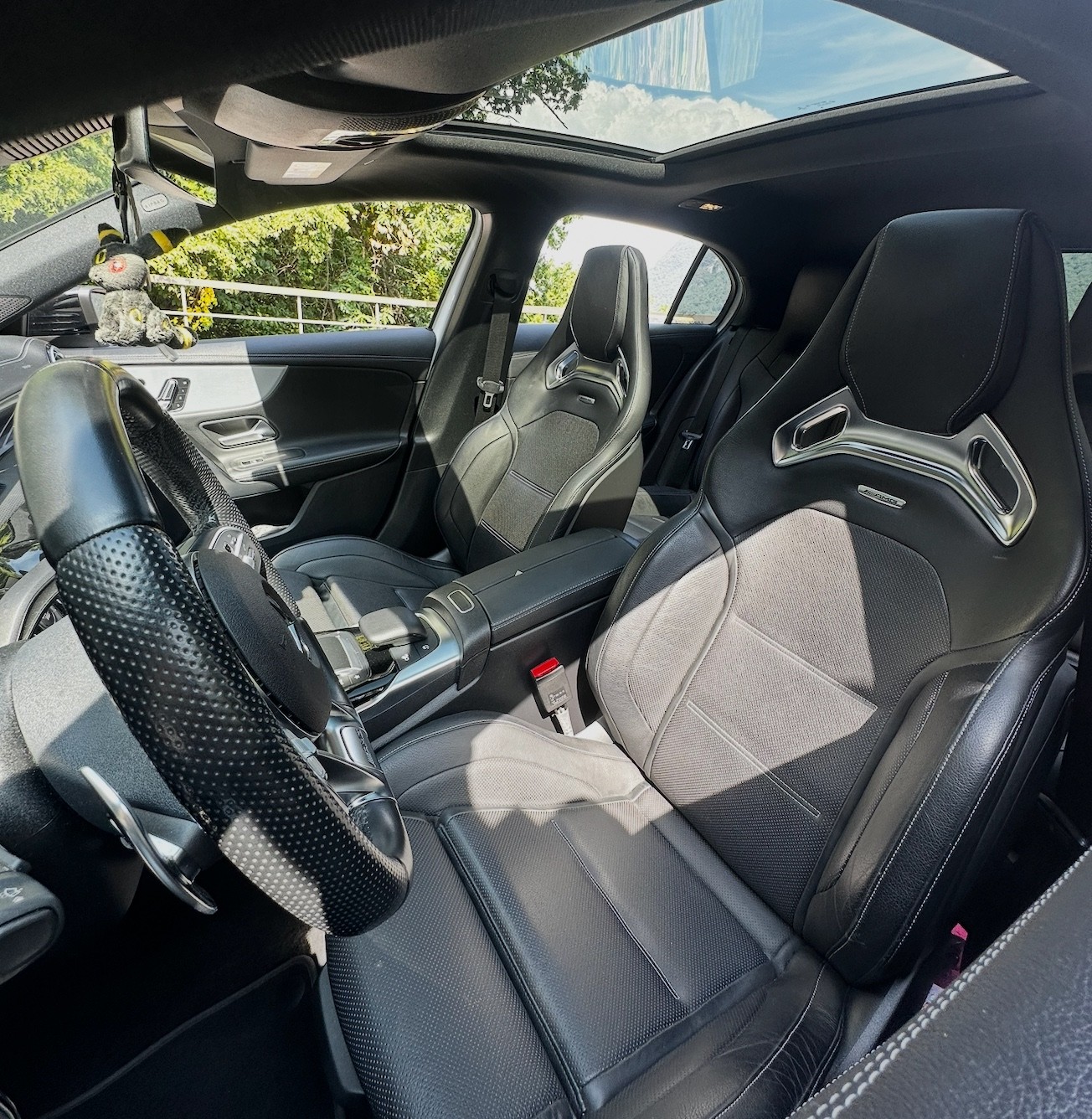 MERCEDES-BENZ A 35 AMG 4matic-image-4