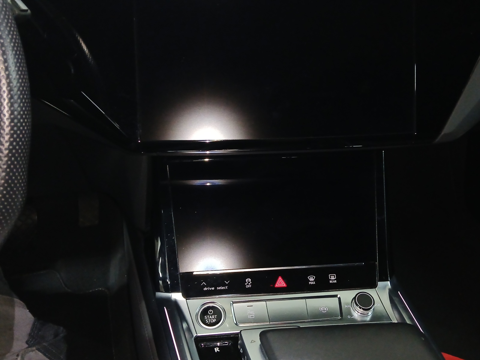 AUDI e-tron 55 Advanced Black Edition quattro-image-10