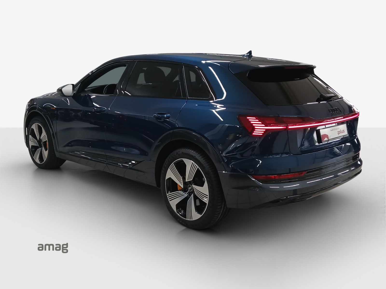 AUDI e-tron 55 Advanced Black Edition quattro-image-2