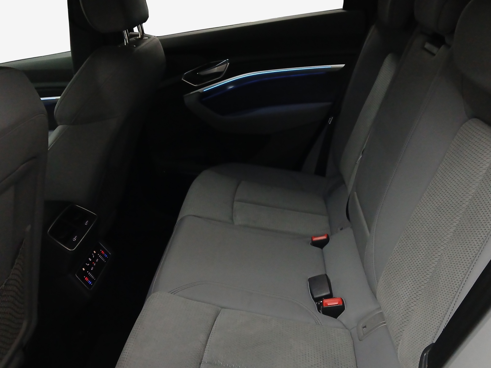 AUDI e-tron 55 Advanced Black Edition quattro-image-11