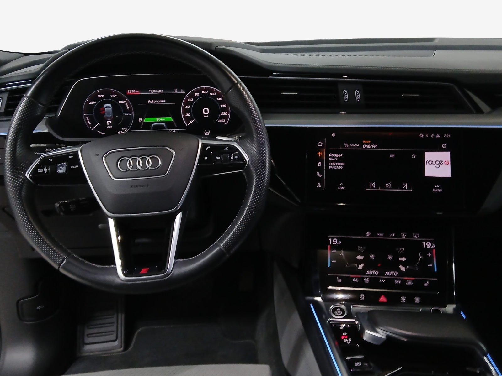 AUDI e-tron 55 Advanced Black Edition quattro-image-8
