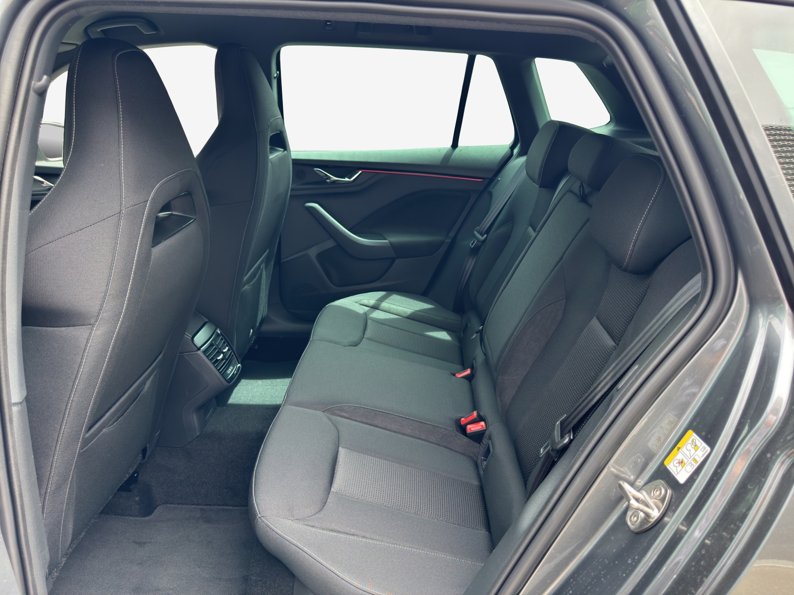 SKODA Kamiq 1.0 TSI Dynamic DSG-image-11