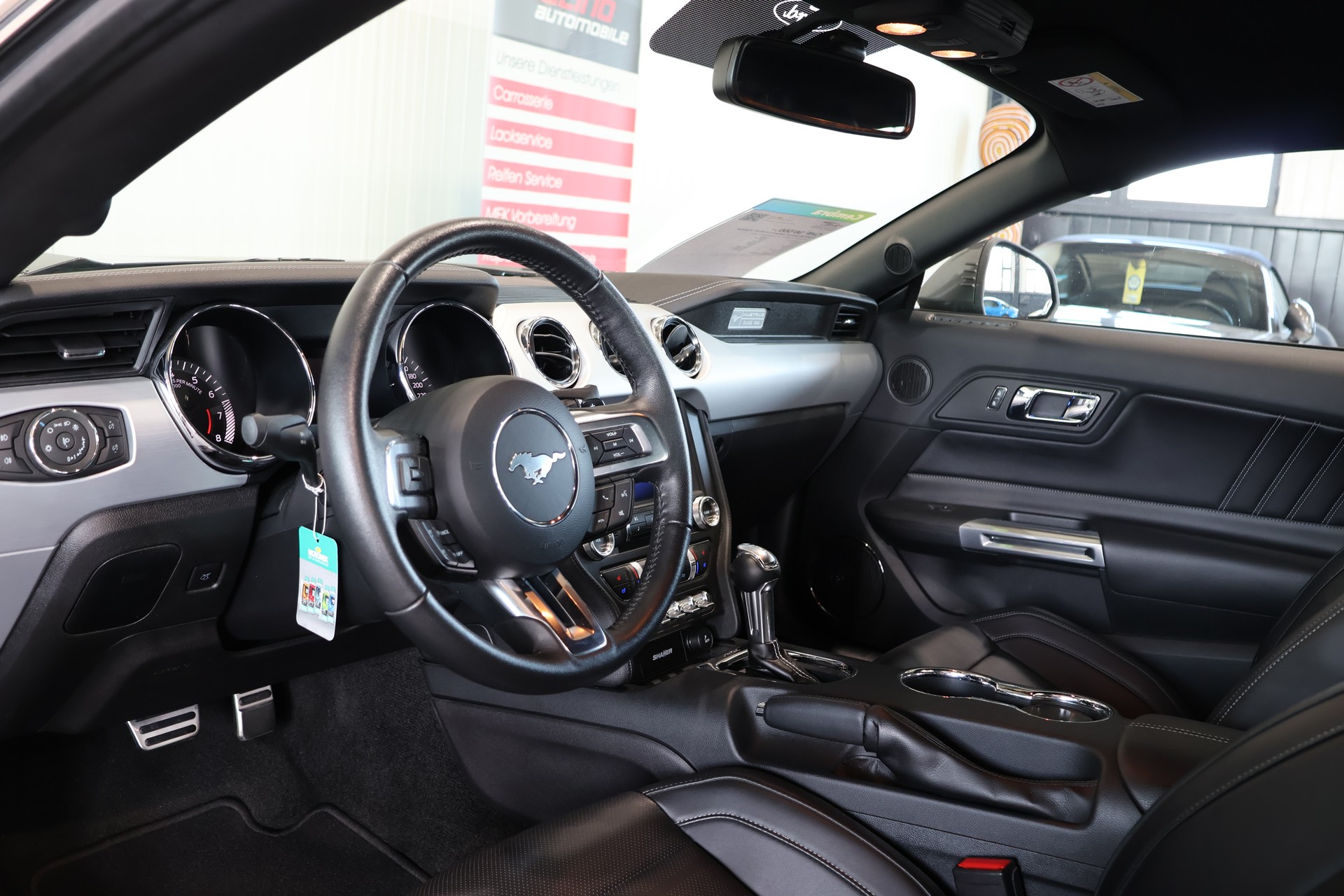FORD Mustang Fastback 5.0 V8 GT Automat-image-10