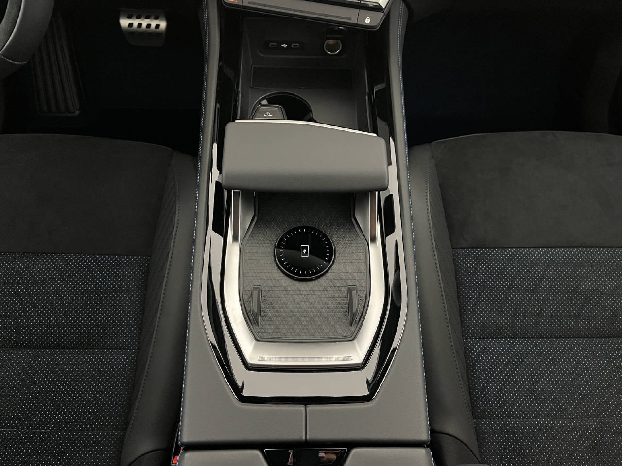 RENAULT Rafale 1.2 E-Tech Plug-in Atelier Alpine-image-12