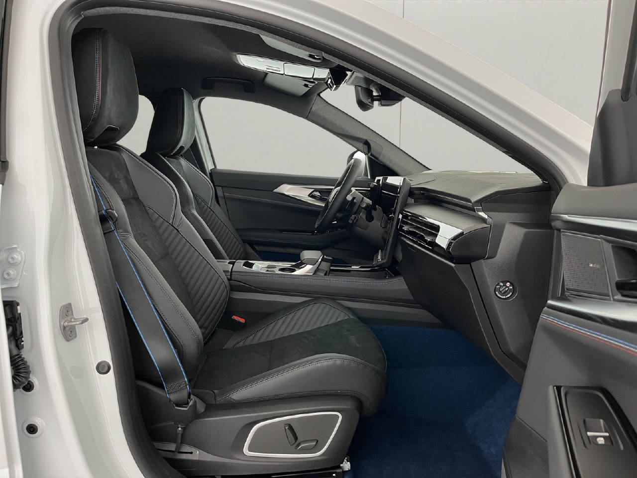 RENAULT Rafale 1.2 E-Tech Plug-in Atelier Alpine-image-15