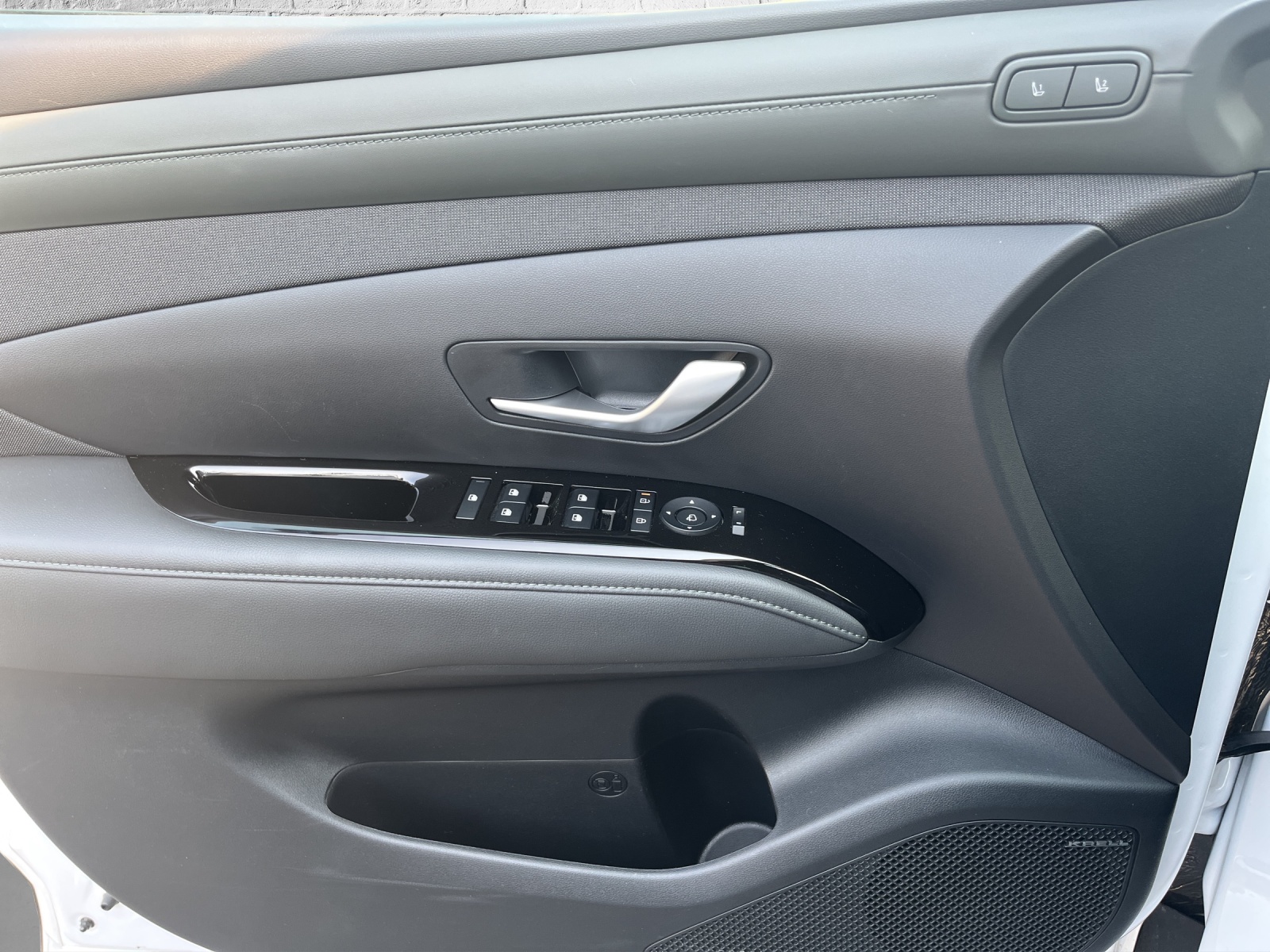 HYUNDAI Tucson 1.6 TGDI PHEV 20th Anniversary 4WD-image-12