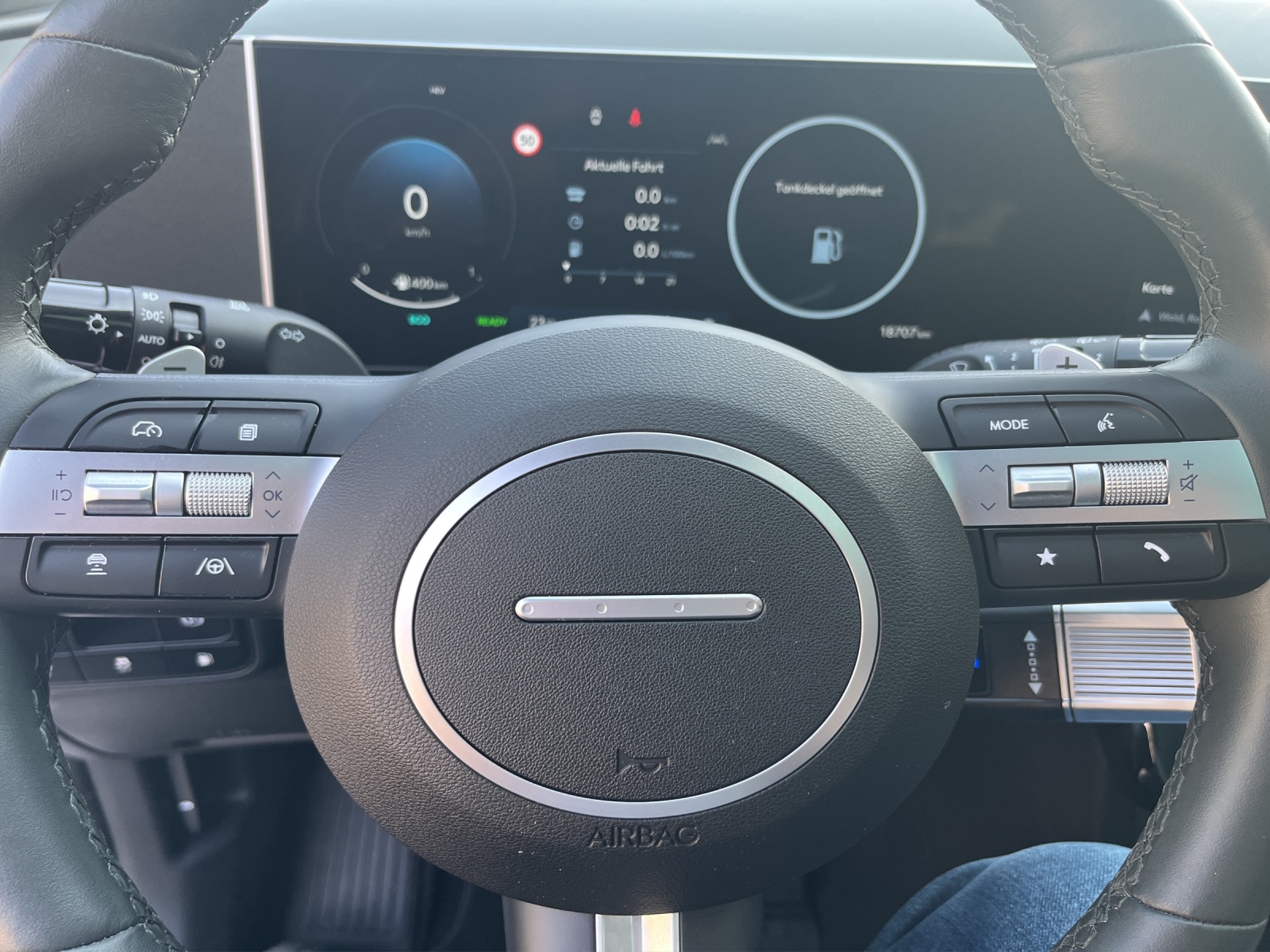 HYUNDAI Tucson 1.6 TGDI PHEV 20th Anniversary 4WD-image-8