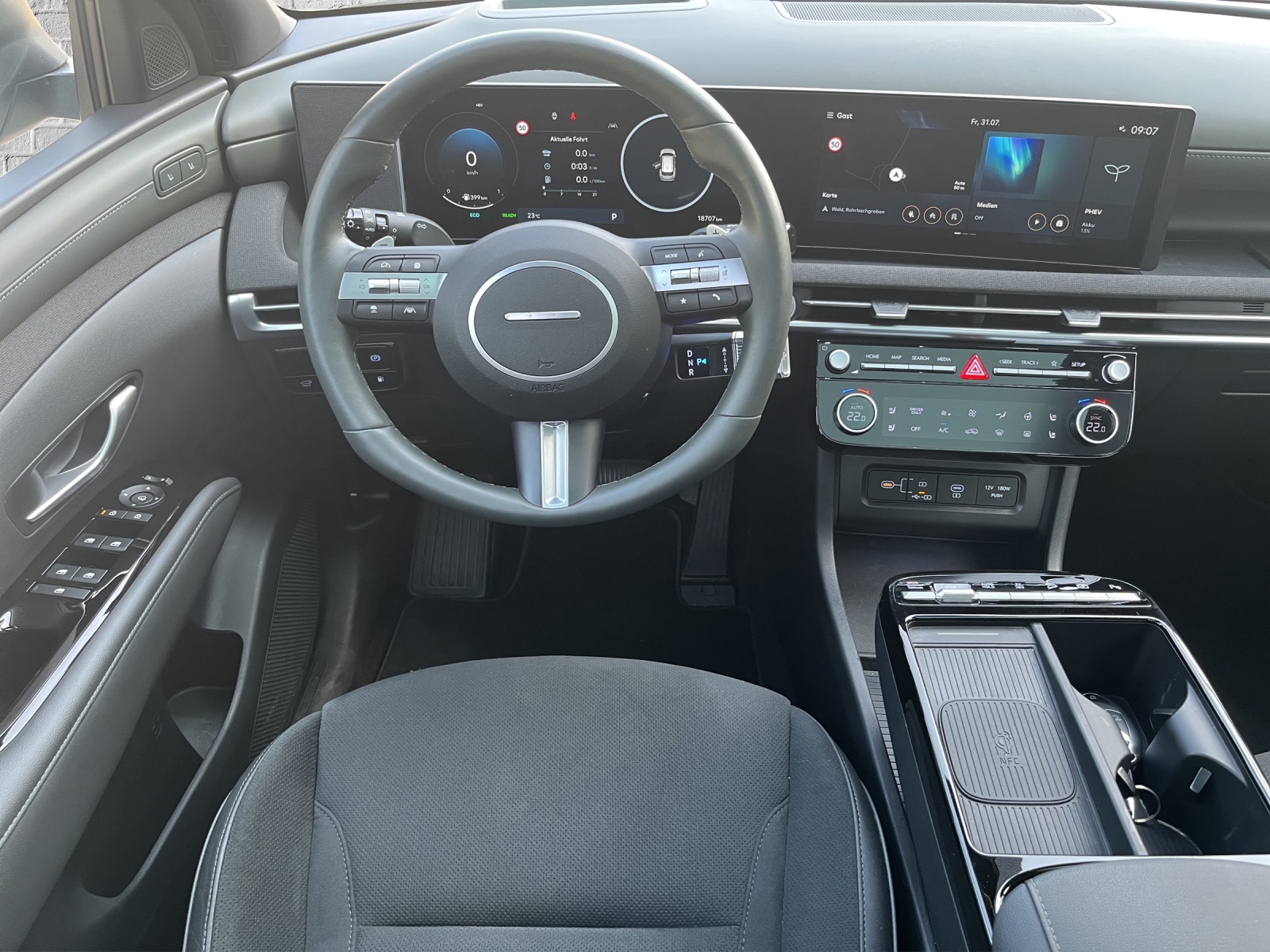 HYUNDAI Tucson 1.6 TGDI PHEV 20th Anniversary 4WD-image-13