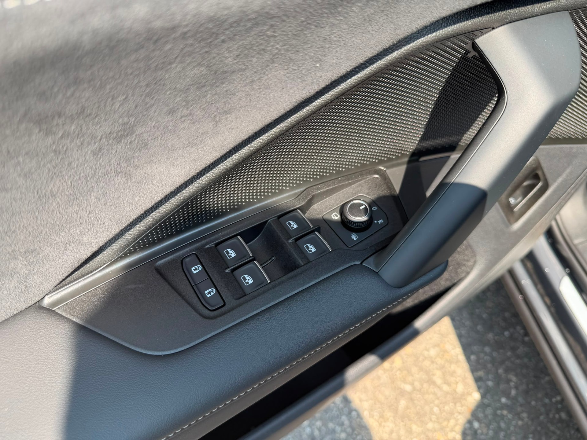 VW Tayron 2.0 TSI R-Line Plus DSG 4Motion-image-12