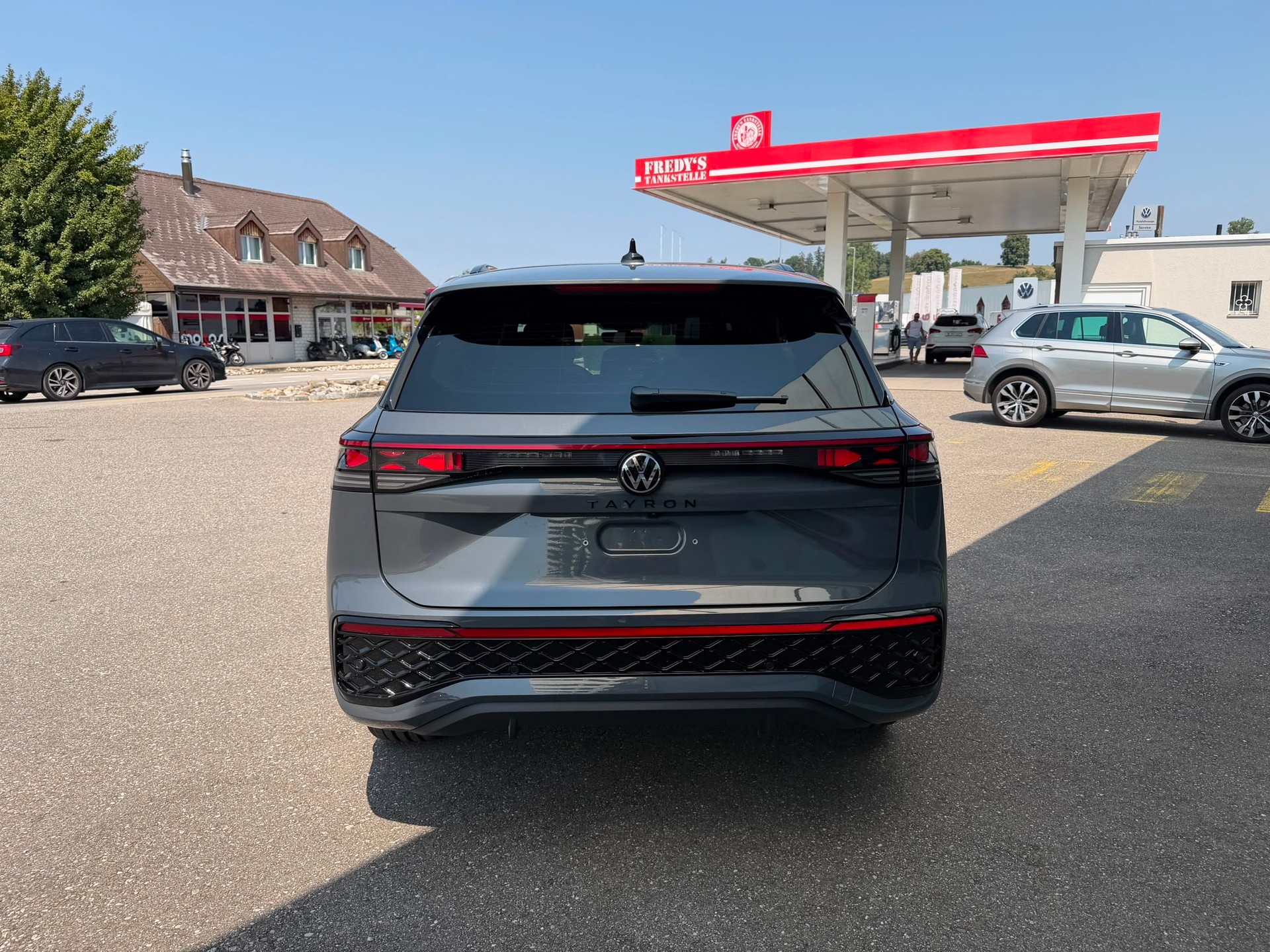 VW Tayron 2.0 TSI R-Line Plus DSG 4Motion-image-3