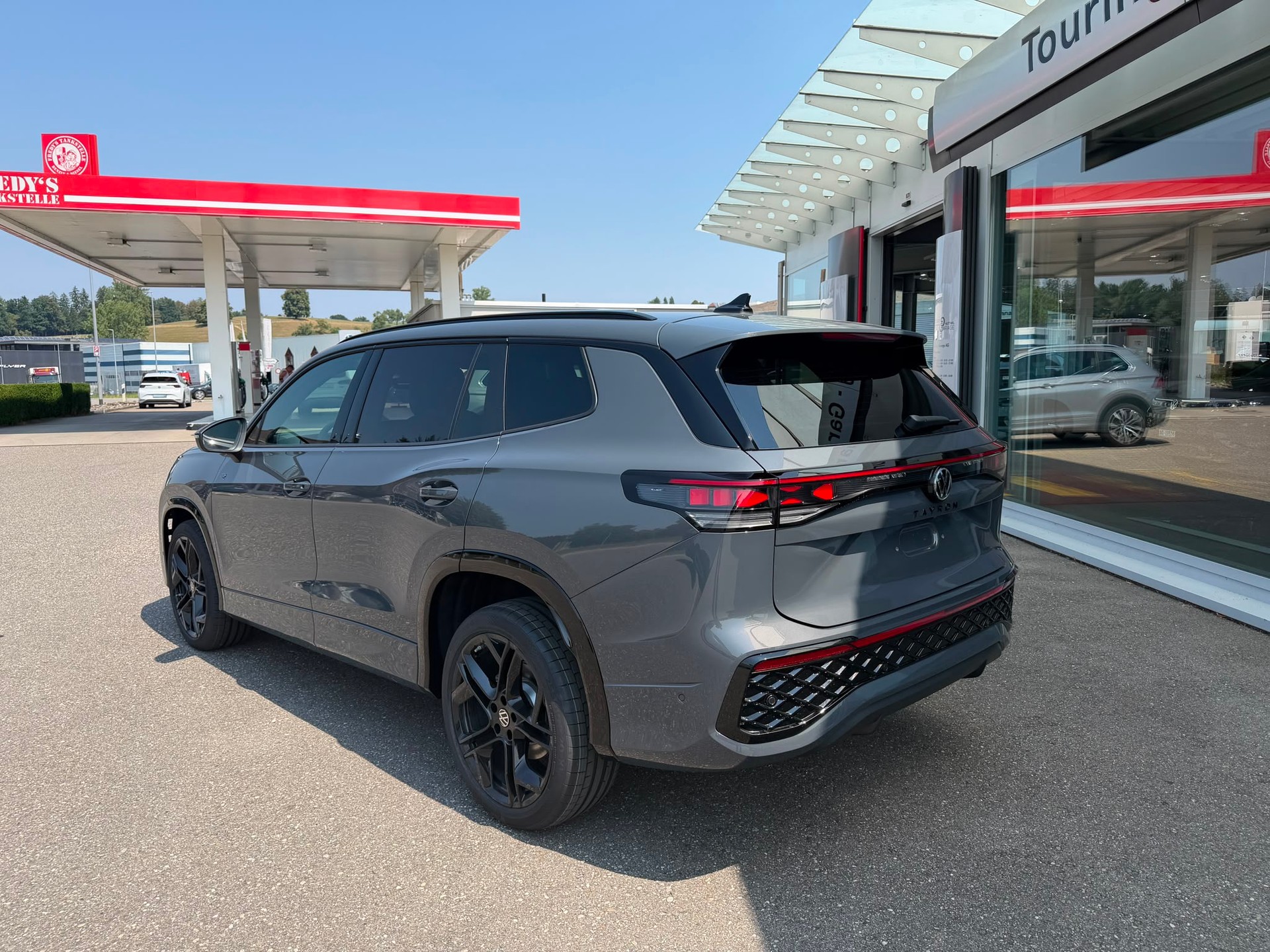 VW Tayron 2.0 TSI R-Line Plus DSG 4Motion-image-2