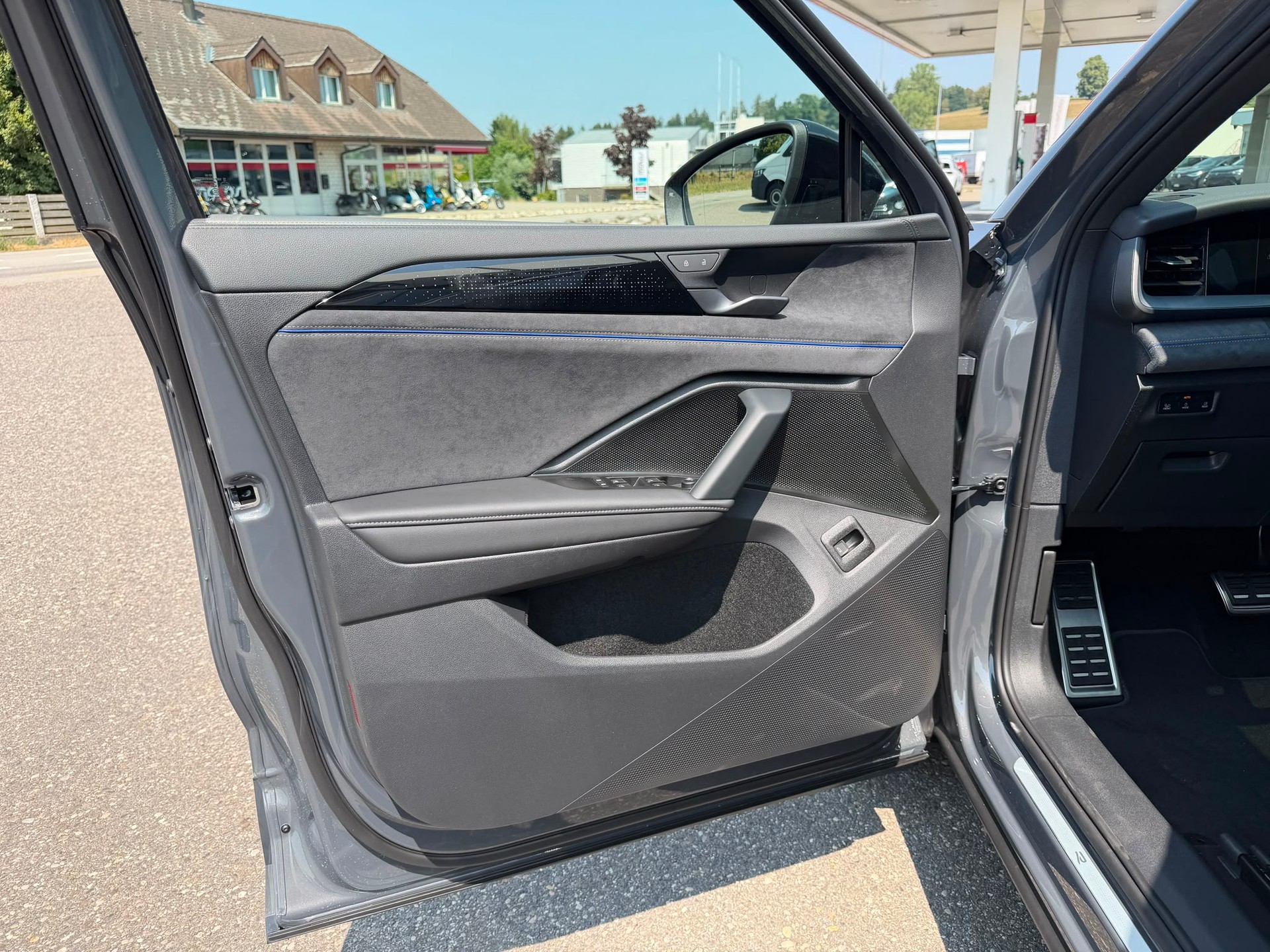 VW Tayron 2.0 TSI R-Line Plus DSG 4Motion-image-11