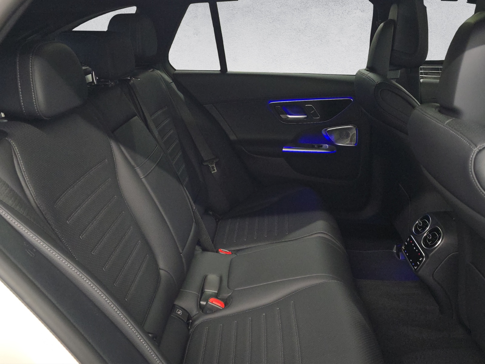 MERCEDES-BENZ C 300 de AMG Line 4Matic T-Modell-image-12