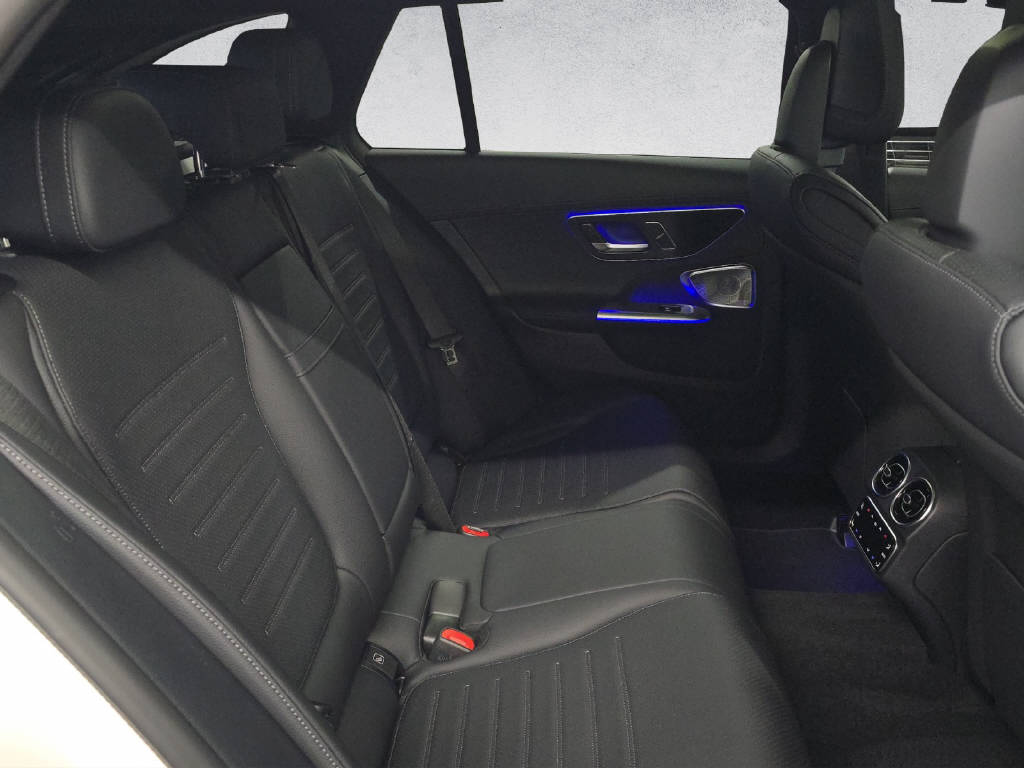 MERCEDES-BENZ C 300 de AMG Line 4Matic T-Modell-image-11