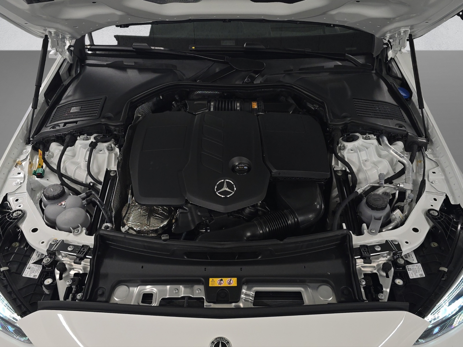 MERCEDES-BENZ C 300 de AMG Line 4Matic T-Modell-image-8
