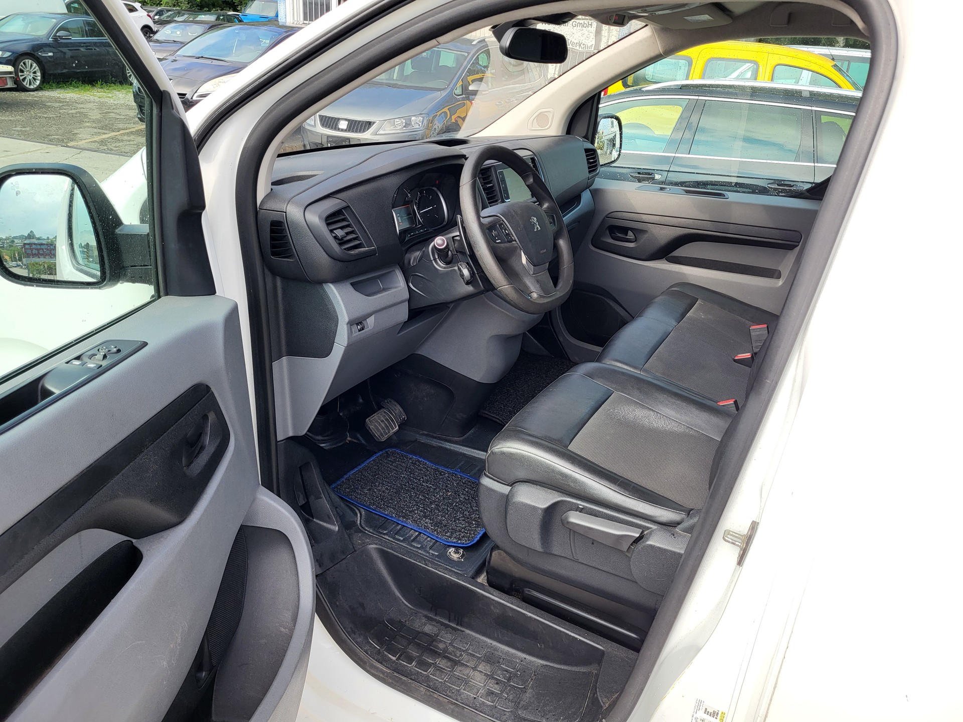 PEUGEOT Expert 2.0 BlueHDi 180 S&S Active Standard EAT6-image-12
