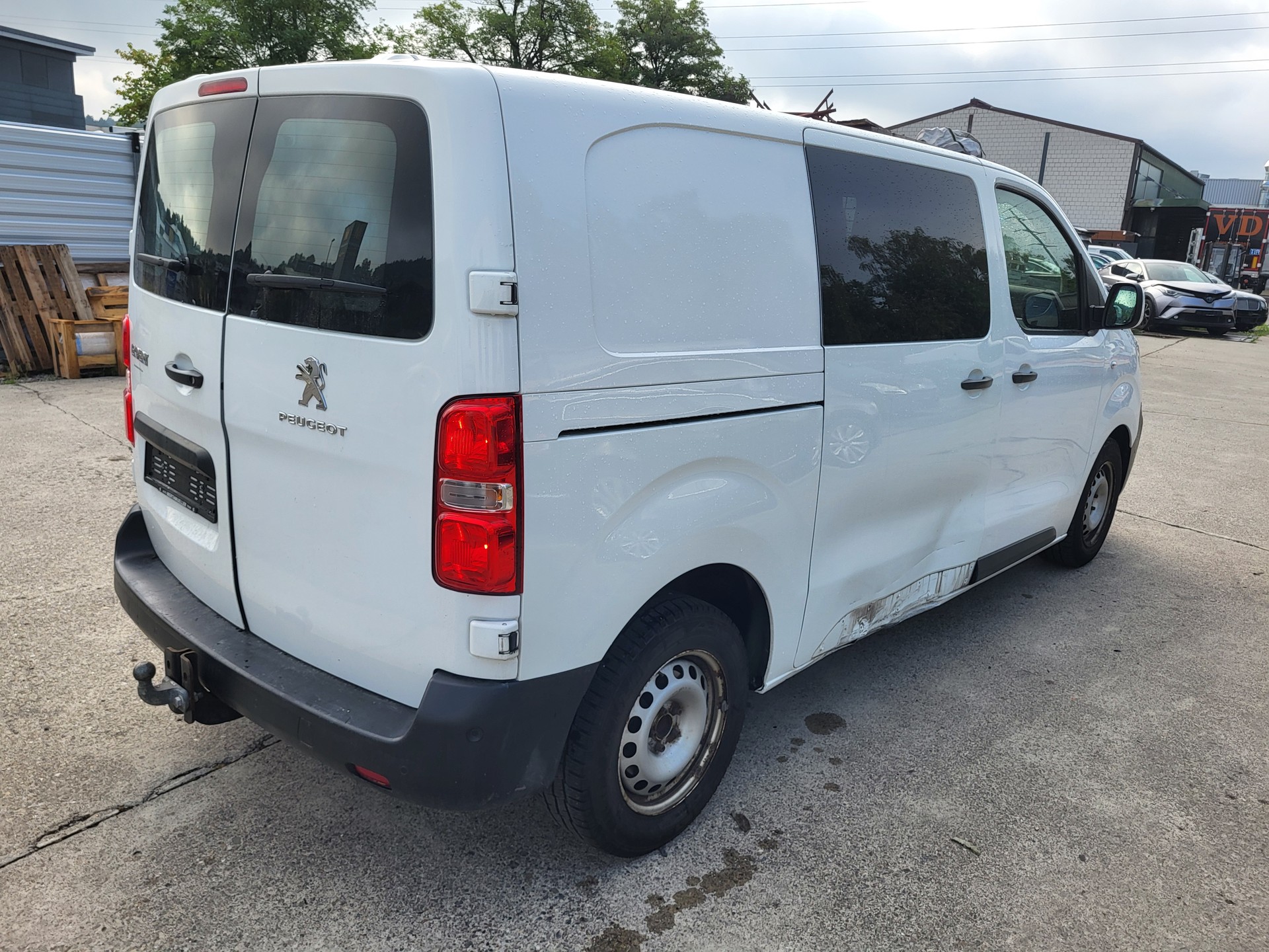 PEUGEOT Expert 2.0 BlueHDi 180 S&S Active Standard EAT6-image-1