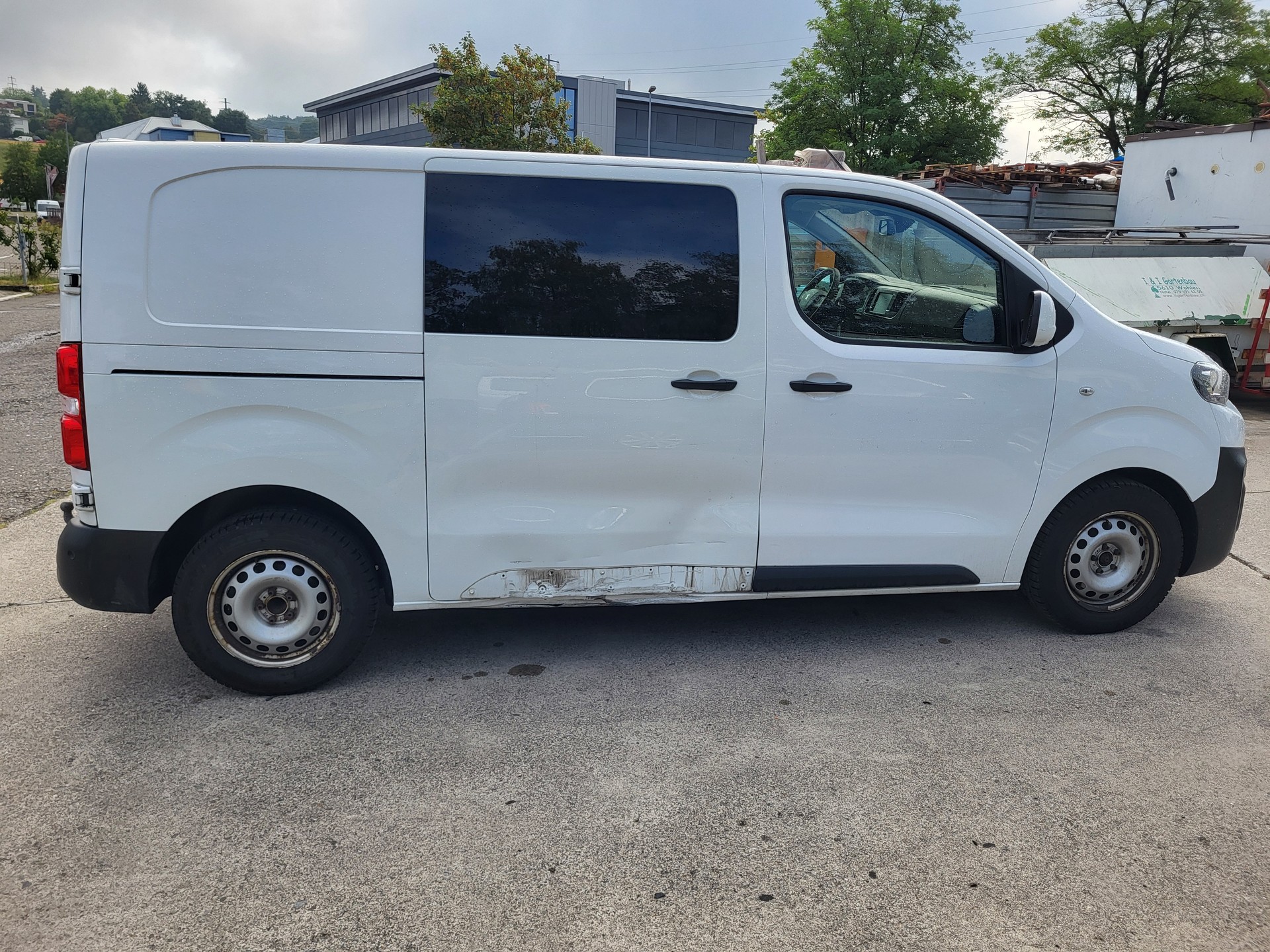 PEUGEOT Expert 2.0 BlueHDi 180 S&S Active Standard EAT6-image-9