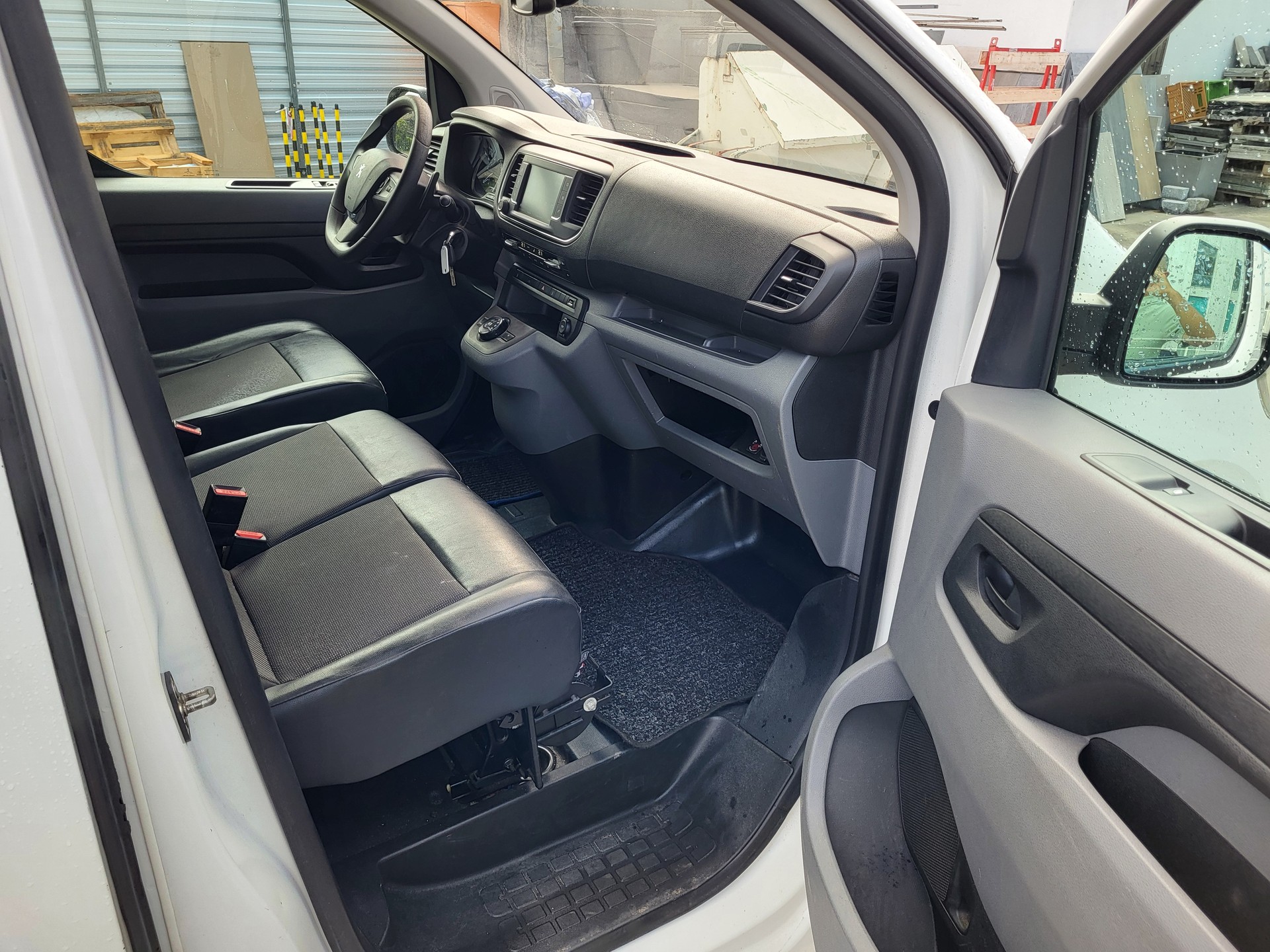 PEUGEOT Expert 2.0 BlueHDi 180 S&S Active Standard EAT6-image-7