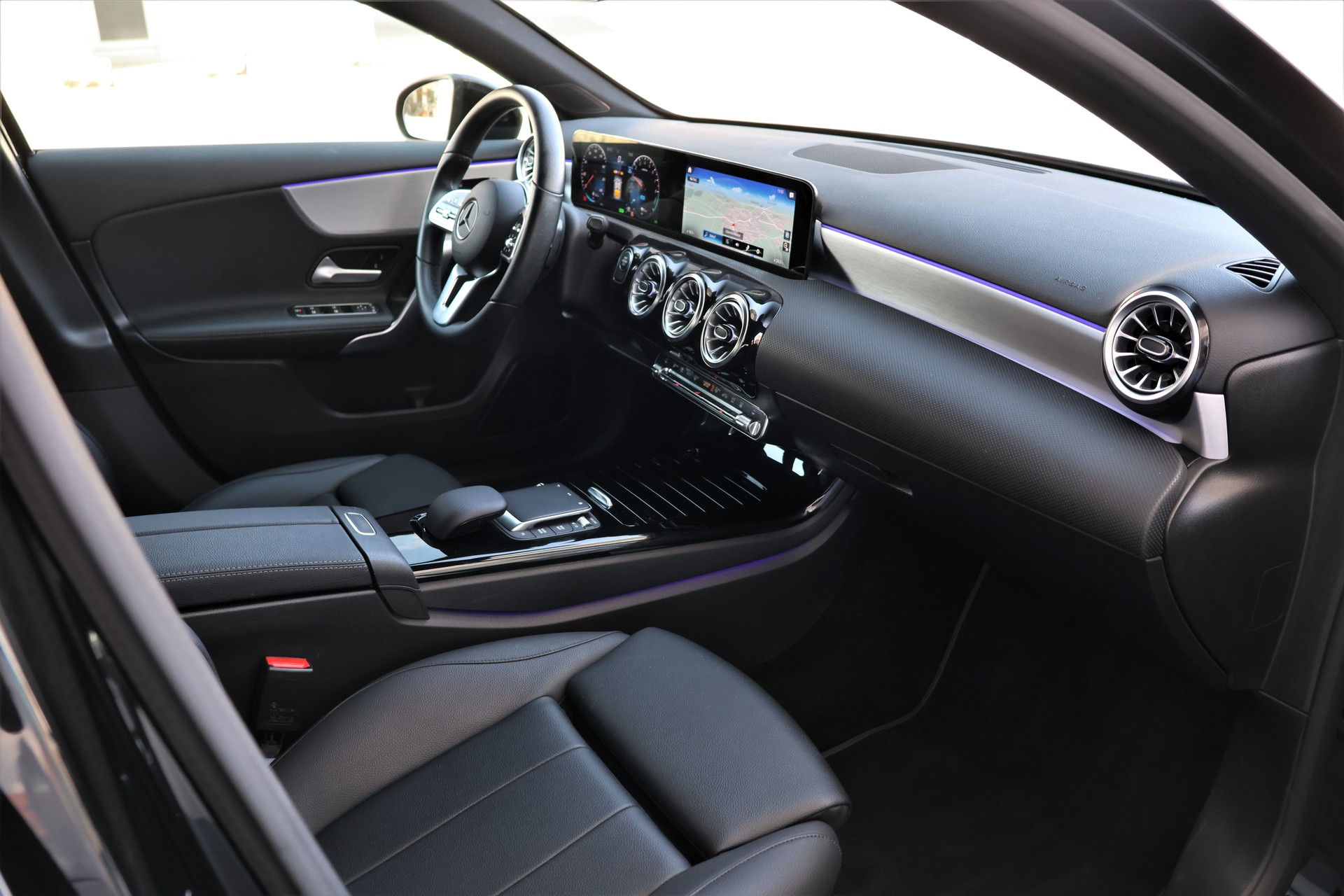 MERCEDES-BENZ A 250e Progressive 8G-DCT (CH)-image-16