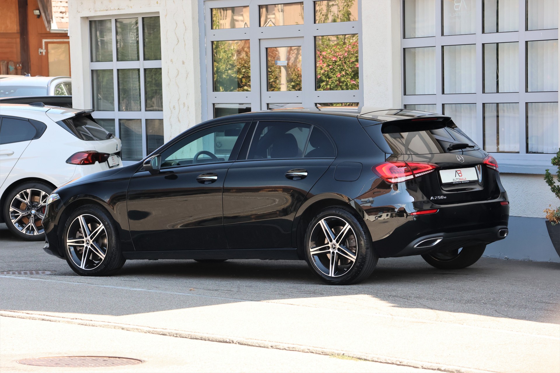 MERCEDES-BENZ A 250e Progressive 8G-DCT (CH)-image-4