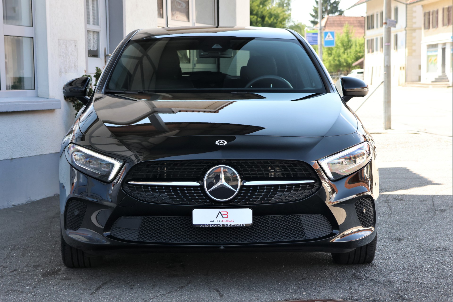 MERCEDES-BENZ A 250e Progressive 8G-DCT (CH)-image-1