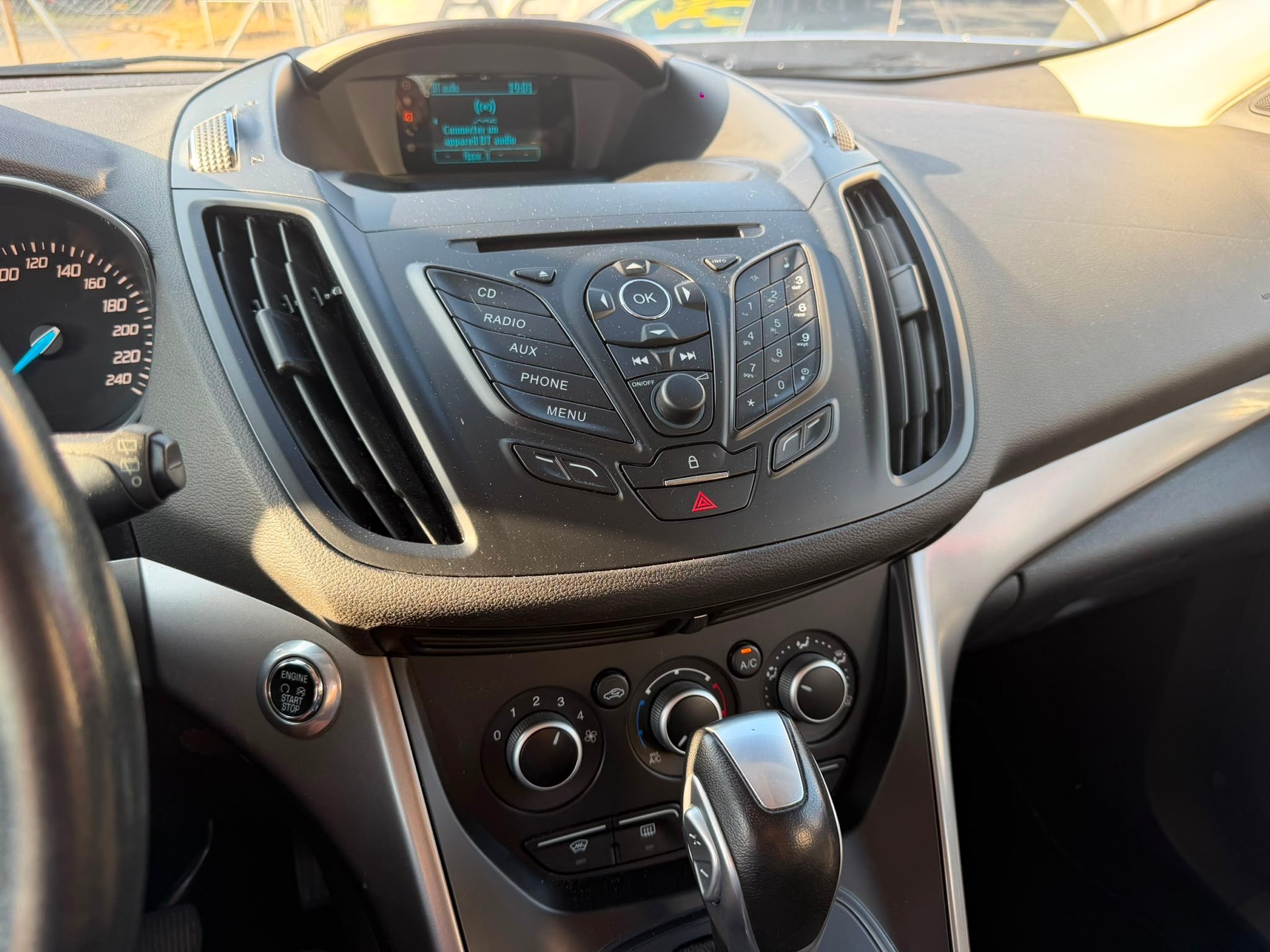 FORD Kuga 2.0 TDCi Titanium S 4WD PowerShift-image-14