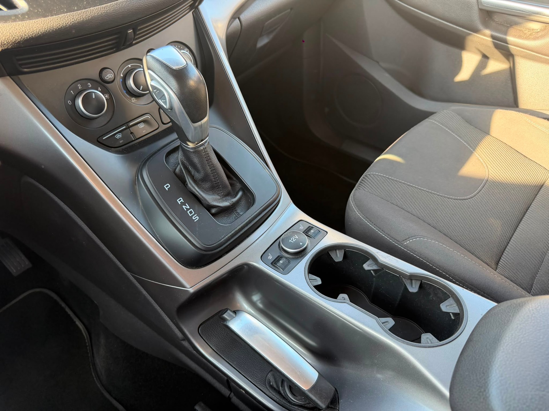 FORD Kuga 2.0 TDCi Titanium S 4WD PowerShift-image-13