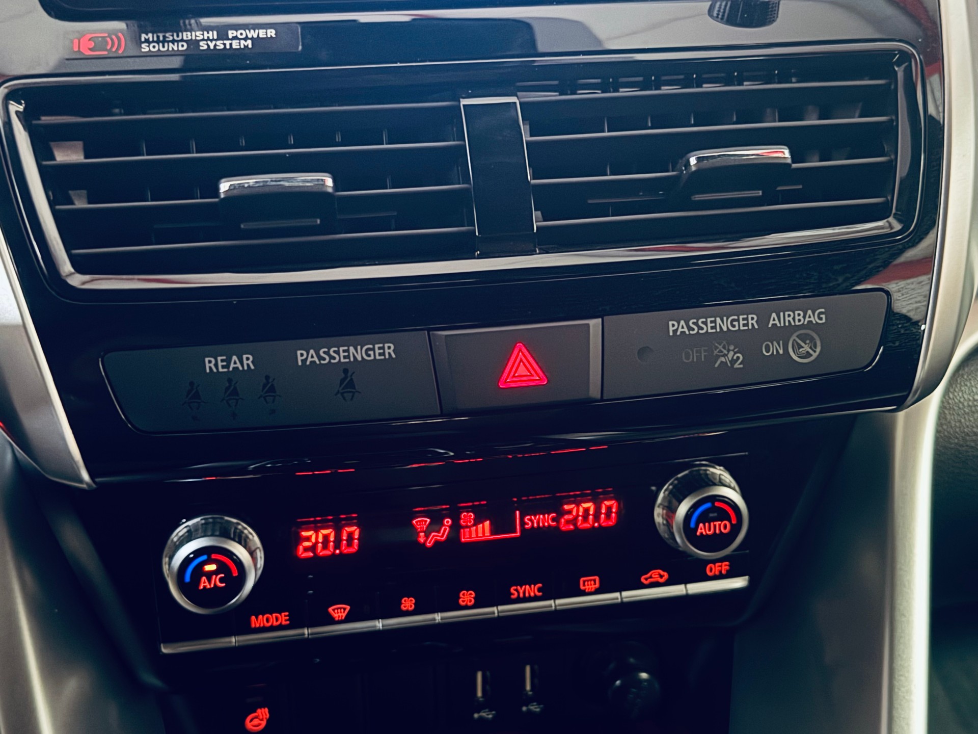 MITSUBISHI Eclipse Cross 2.4 PHEV Diamond 4WD-image-21