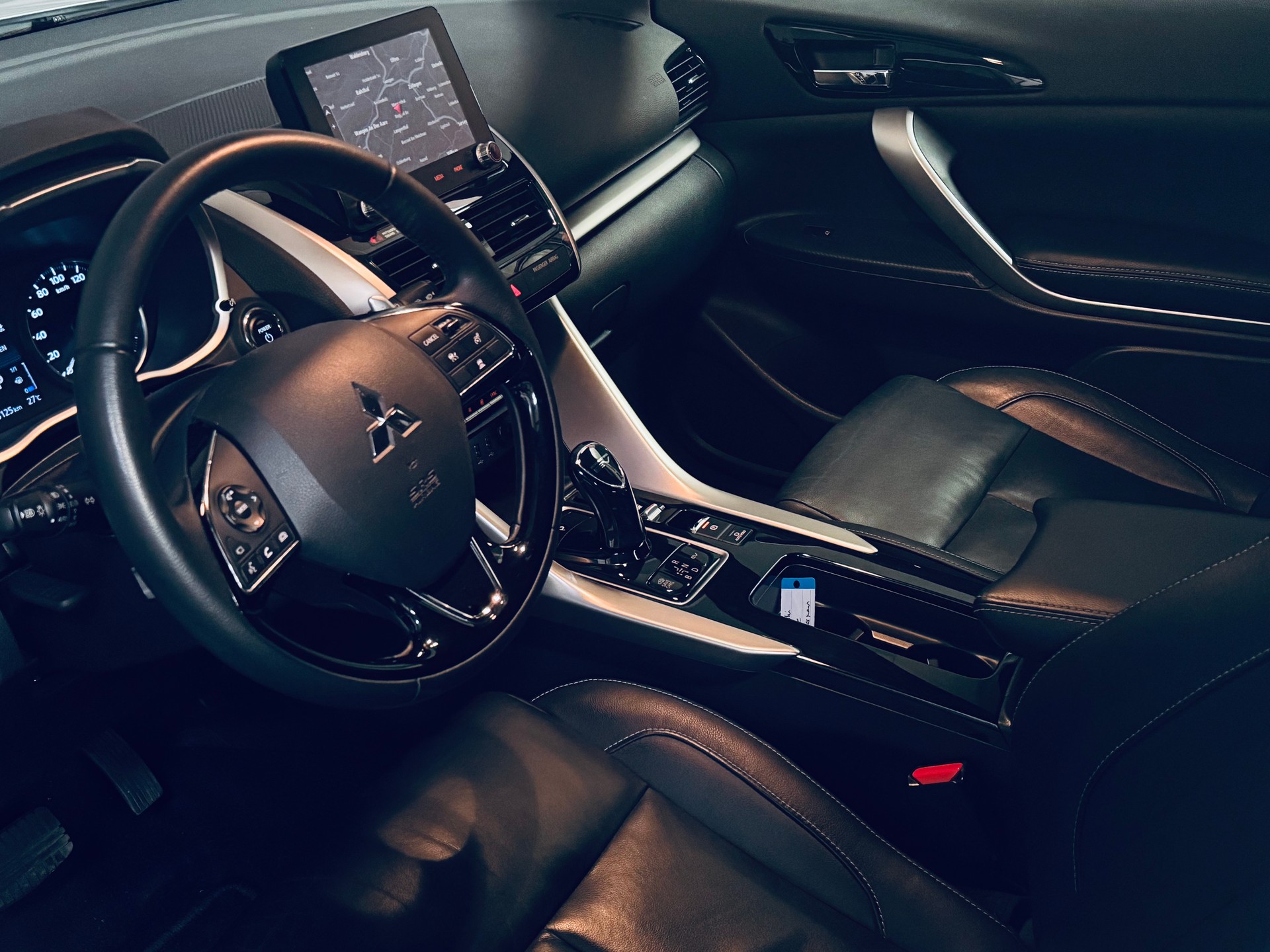 MITSUBISHI Eclipse Cross 2.4 PHEV Diamond 4WD-image-12