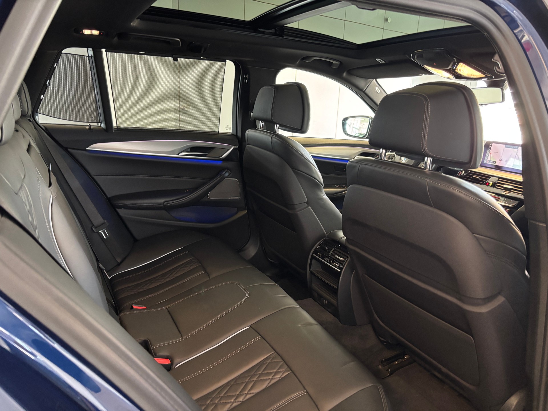 BMW 540i xDrive Touring M-Sport-image-14