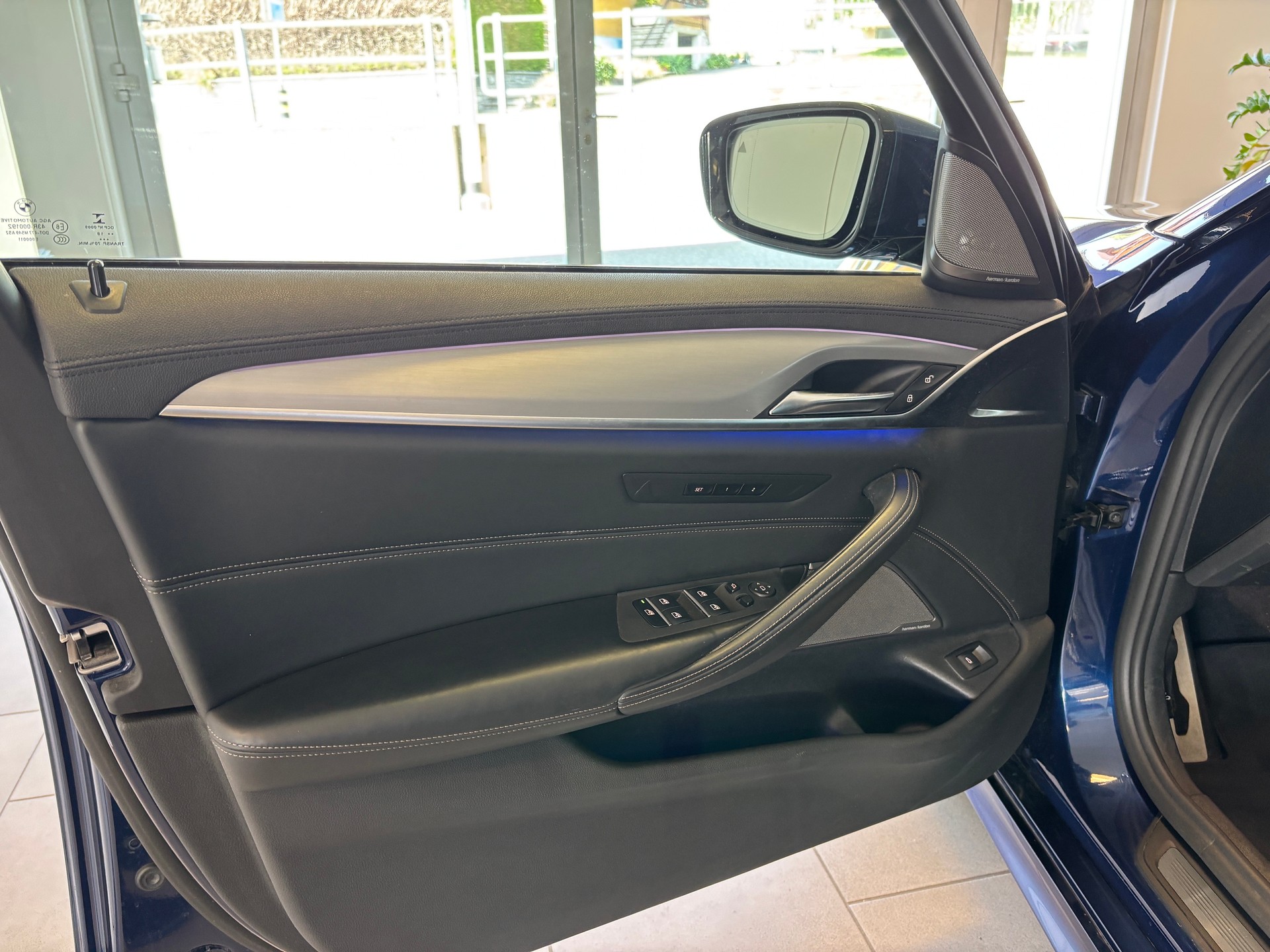 BMW 540i xDrive Touring M-Sport-image-7