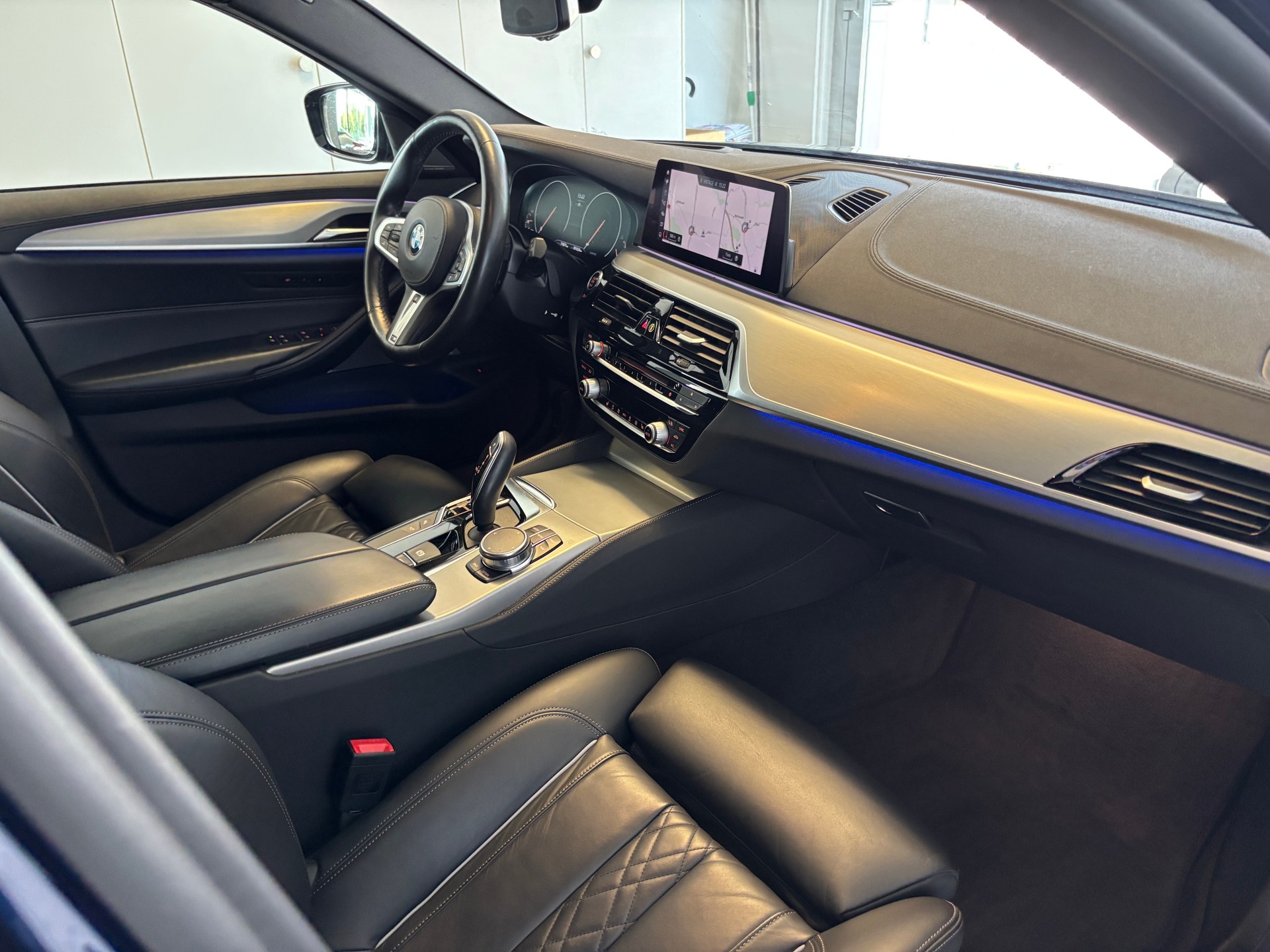 BMW 540i xDrive Touring M-Sport-image-9