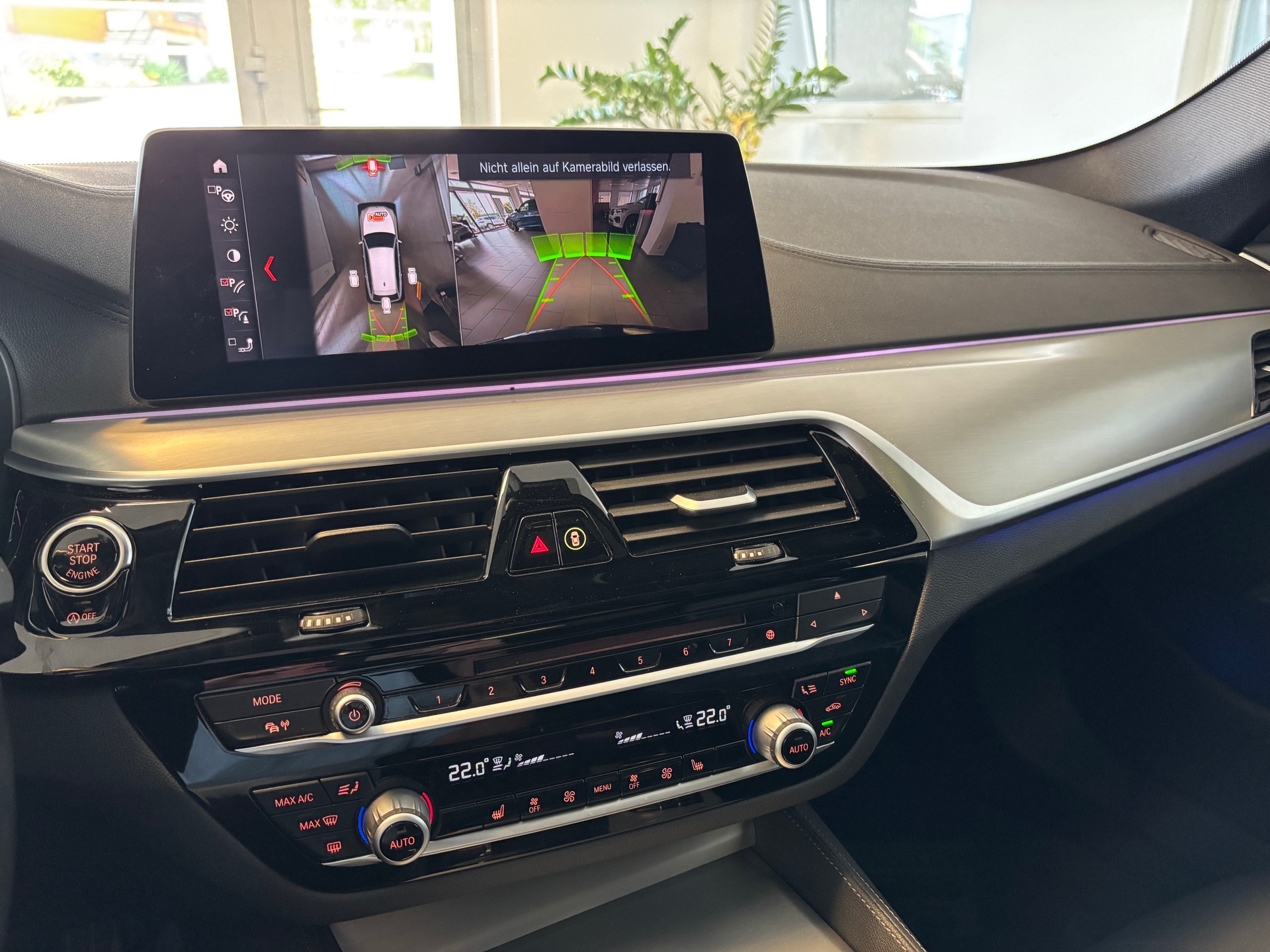 BMW 540i xDrive Touring M-Sport-image-12