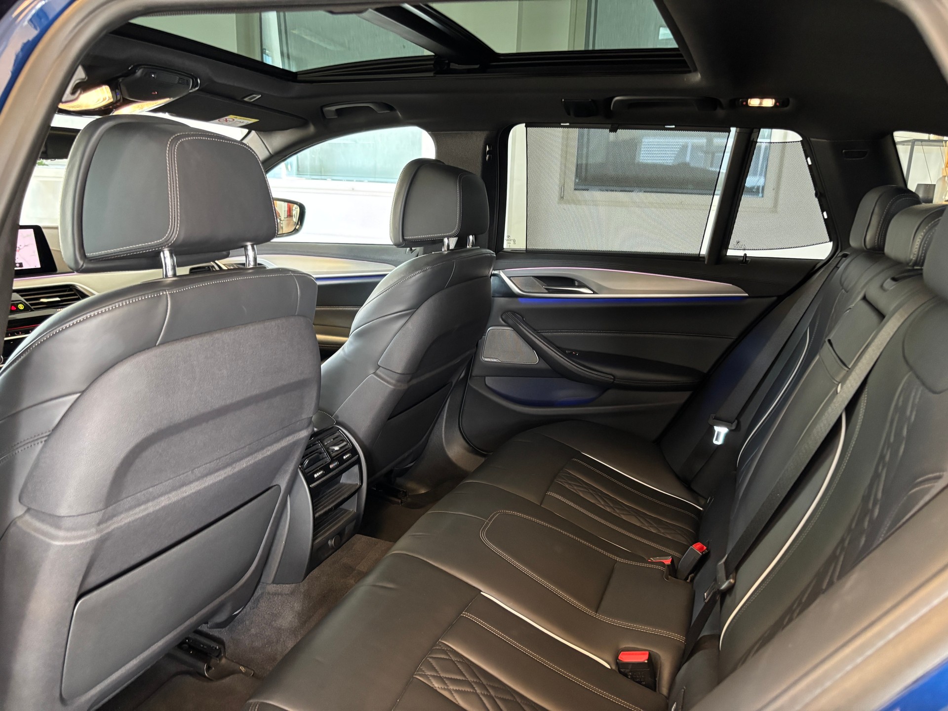 BMW 540i xDrive Touring M-Sport-image-13