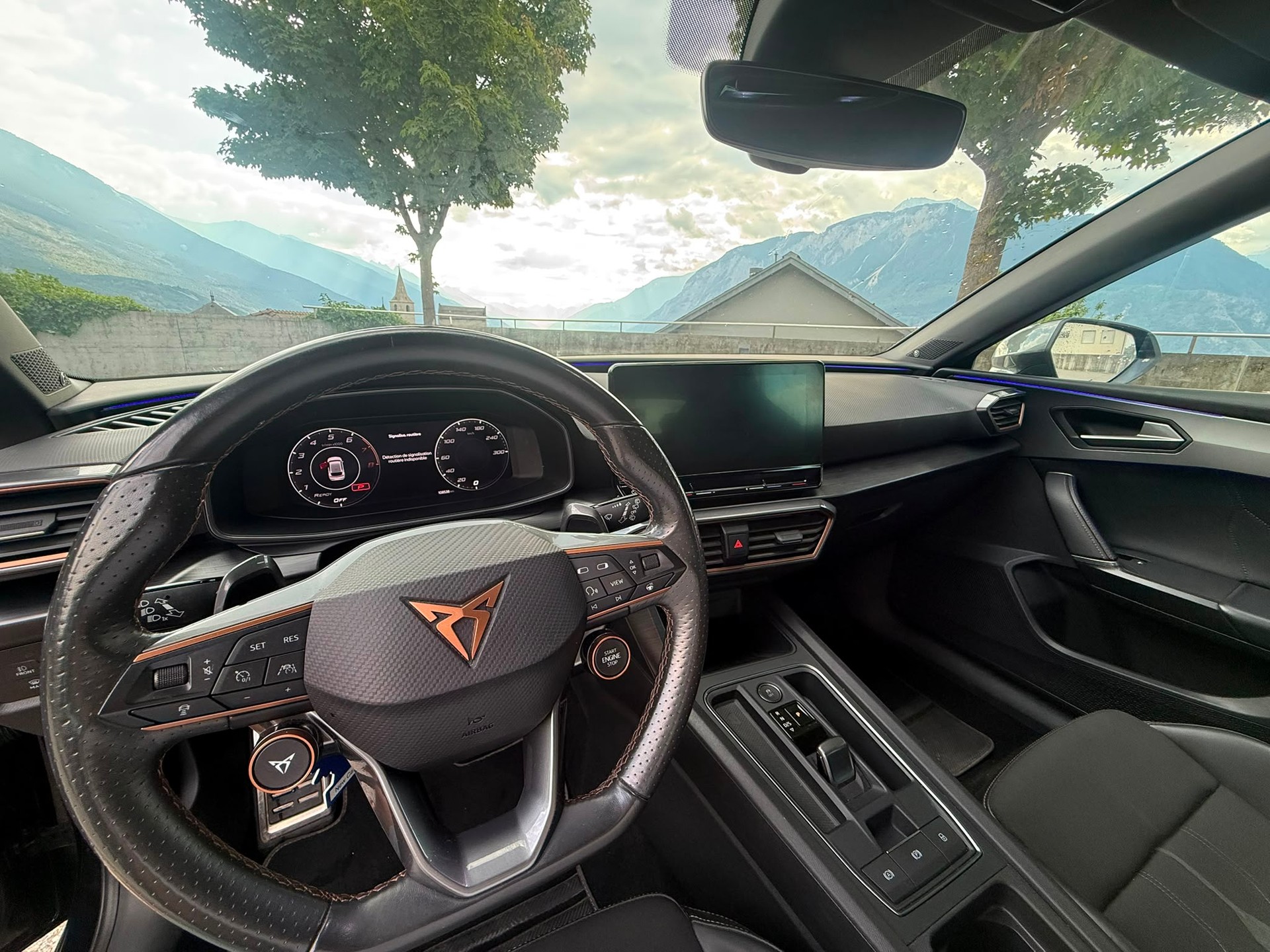 CUPRA 2.0 TSI 300 DSG-image-1