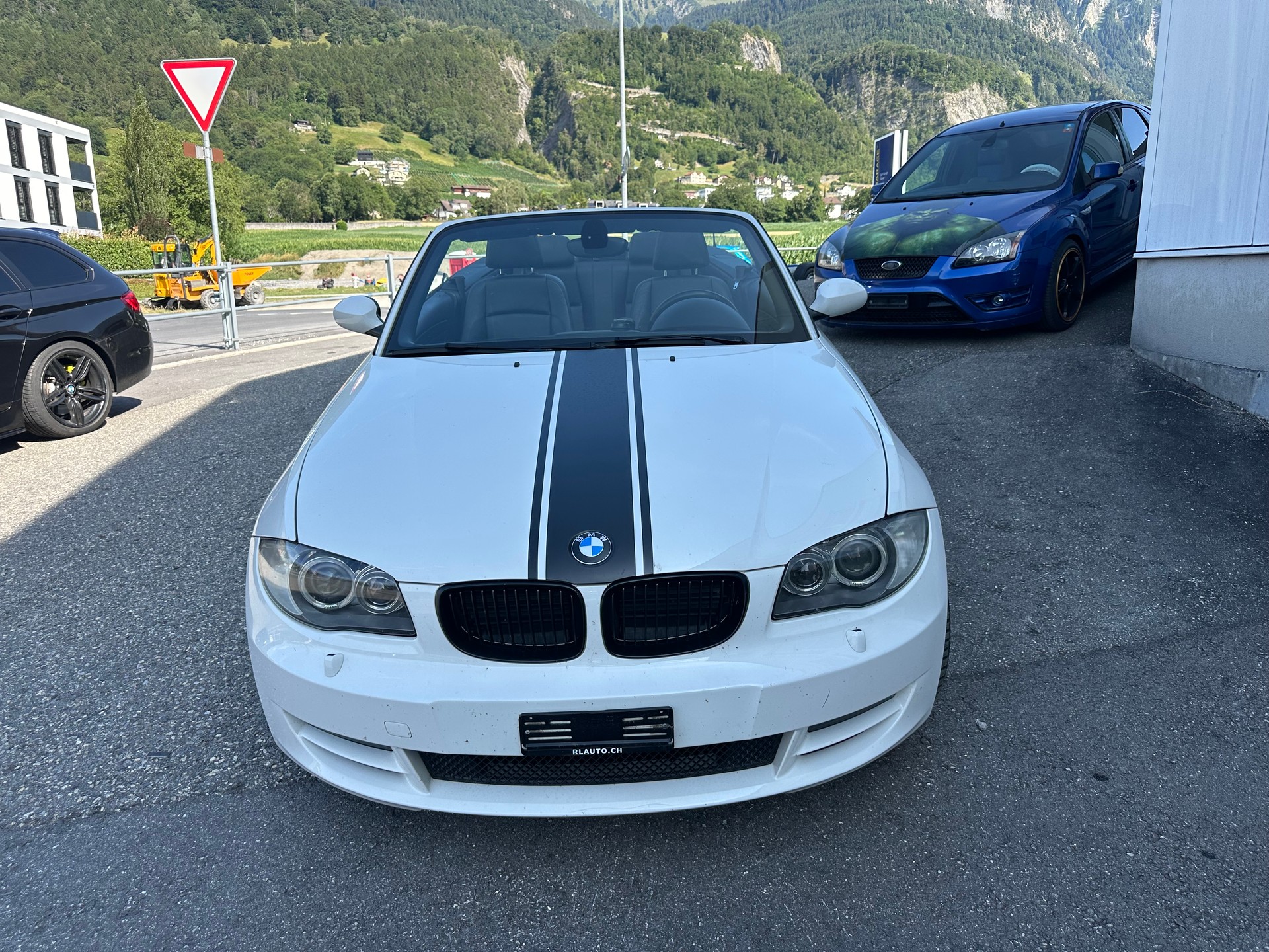 BMW 118i Cabrio-image-0
