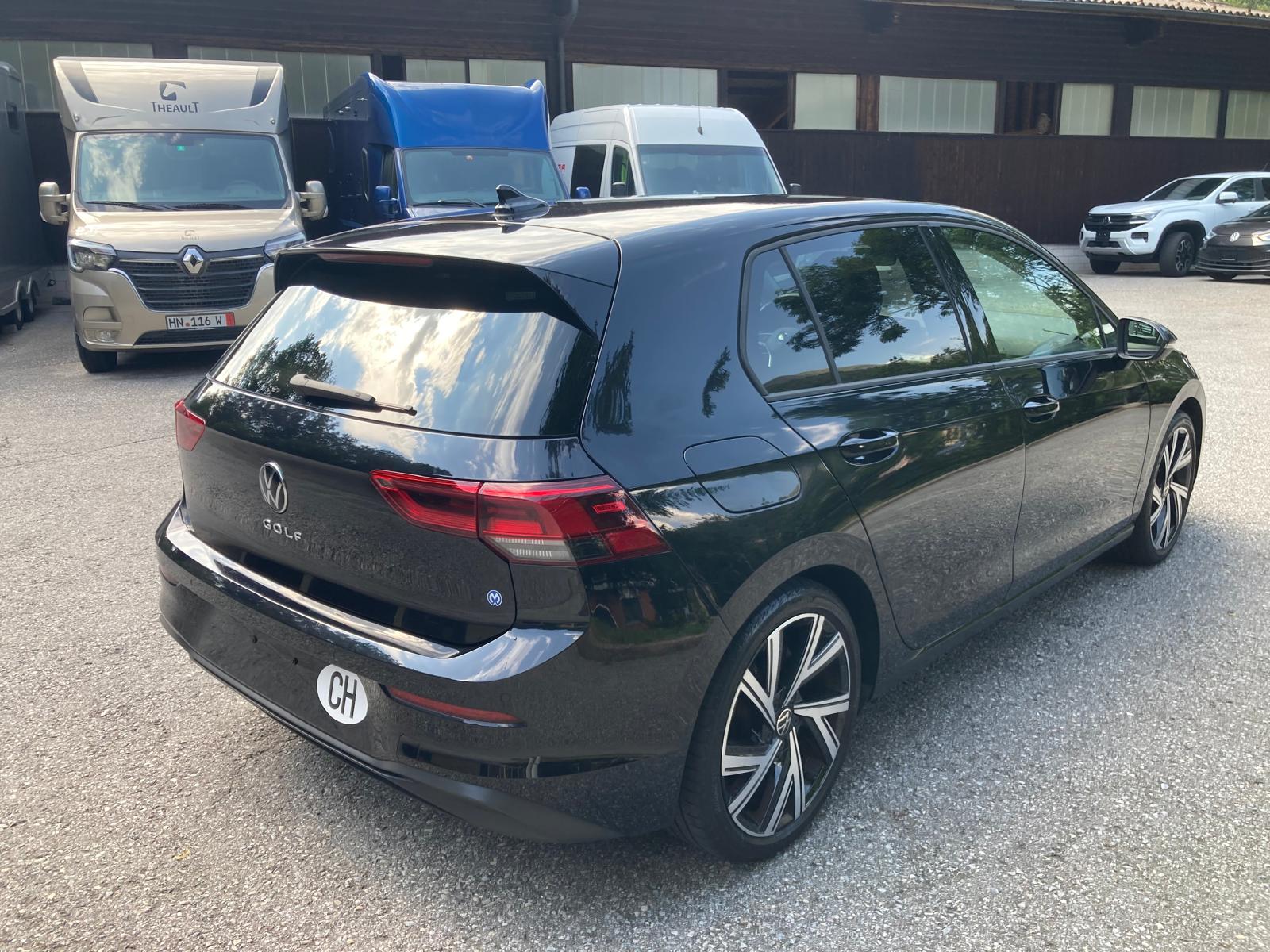 VW Golf 1.5 TSI ACT Life-image-4